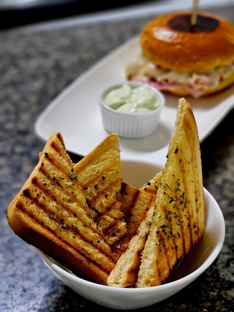 Restaurant/places to eat in Harbor Buriti Hotel