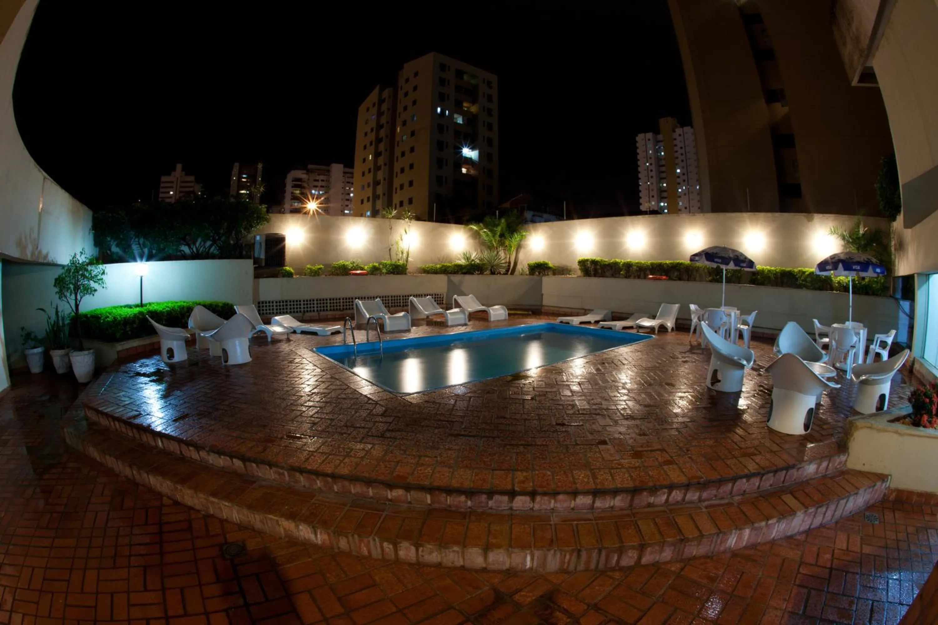 Swimming pool in Harbor Buriti Hotel