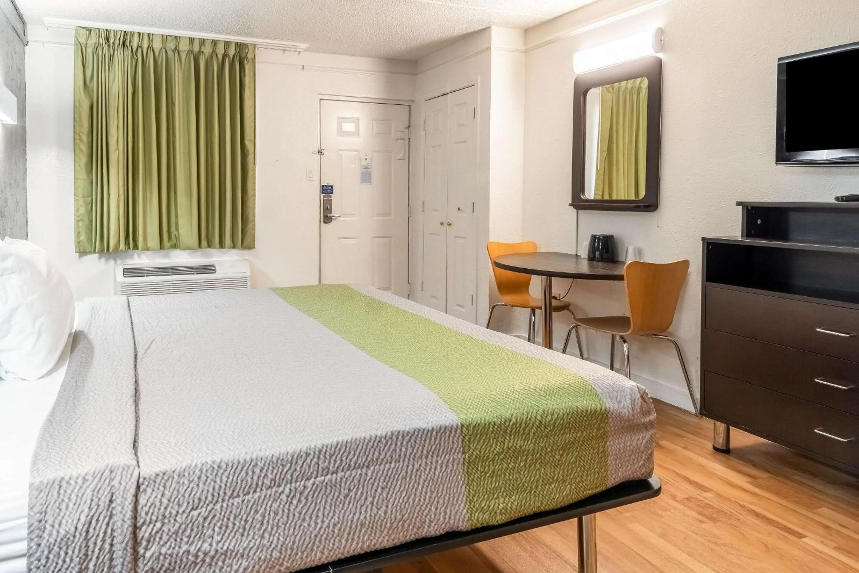 Bed in Studio 6-Fort Worth, TX - West Medical Center