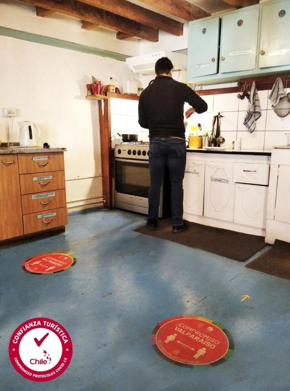 People in Casa Volante Hostal