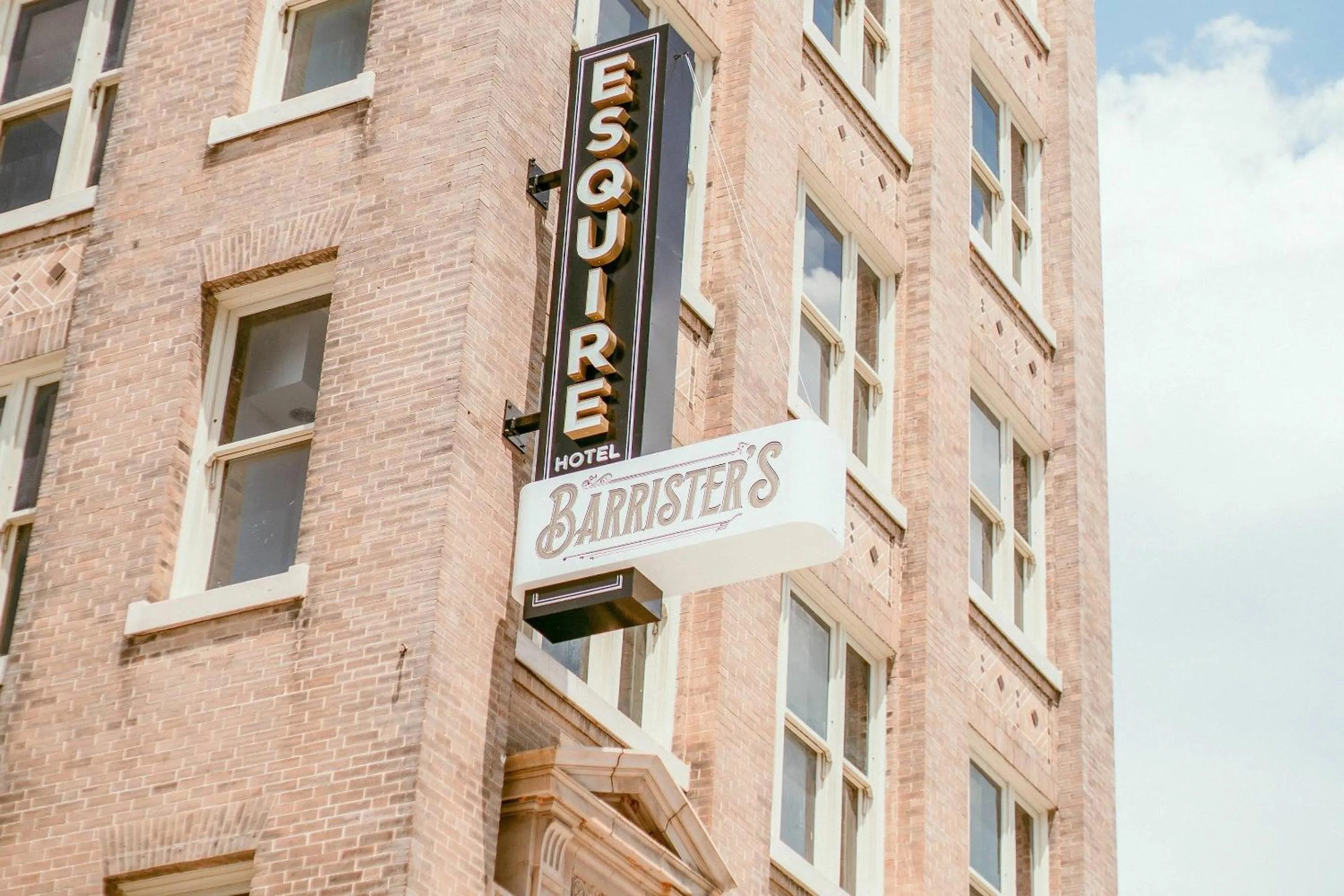 Property building in The Esquire Hotel Downtown Gastonia, an Ascend Collection Hotel