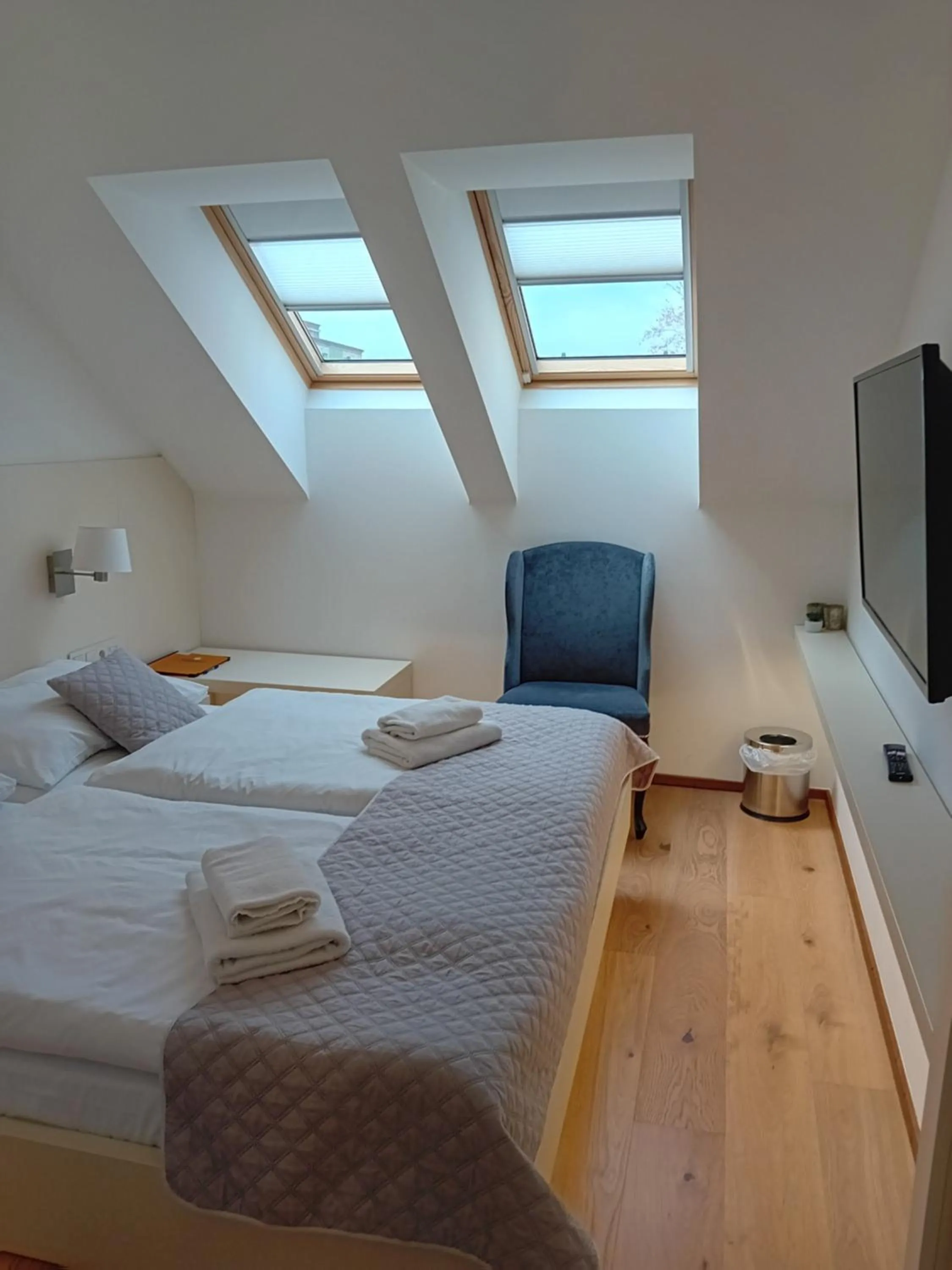 Bed in hotel Chmelnice