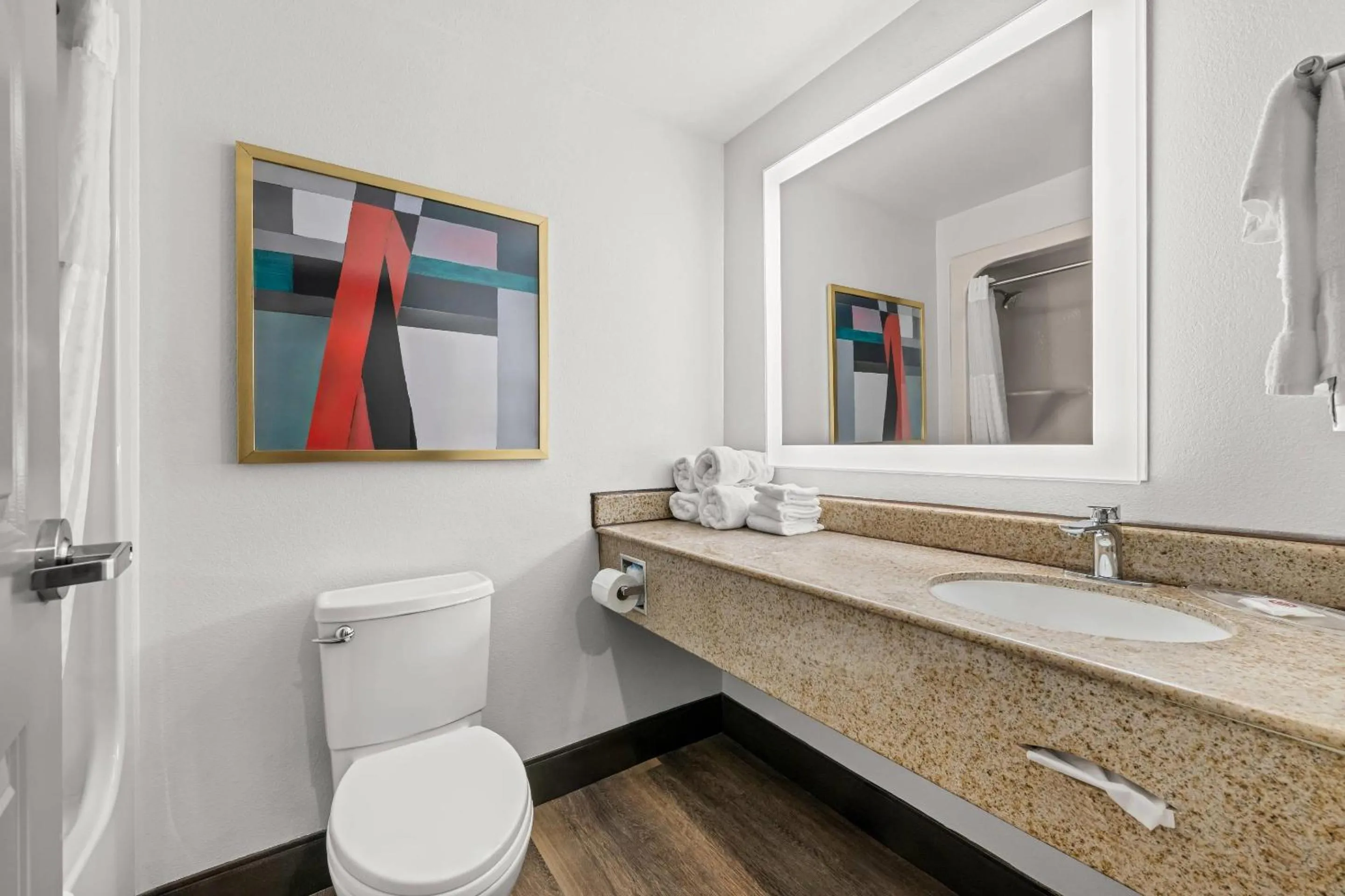 Bedroom in Comfort Suites Columbia at Harbison