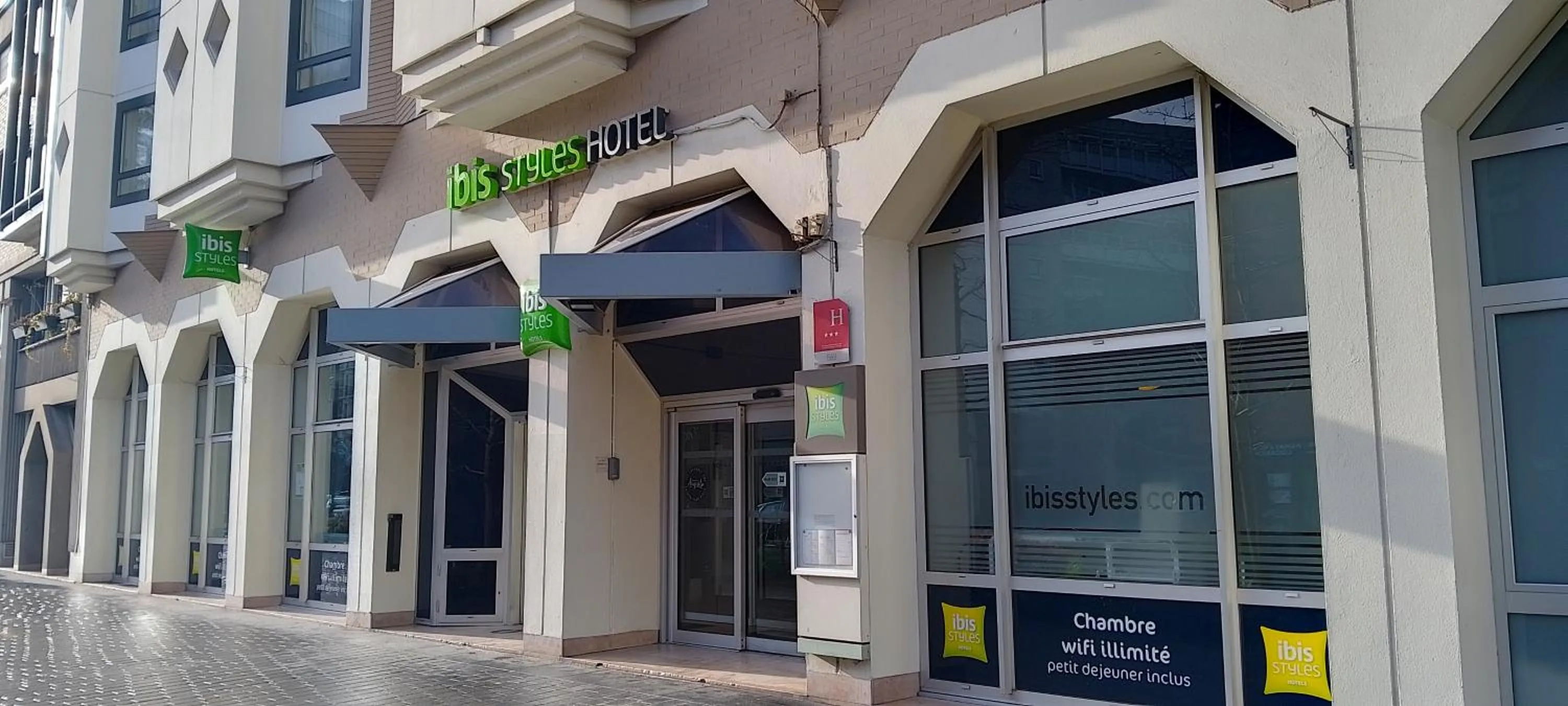 Property building in ibis Styles Lille Centre Gare Beffroi