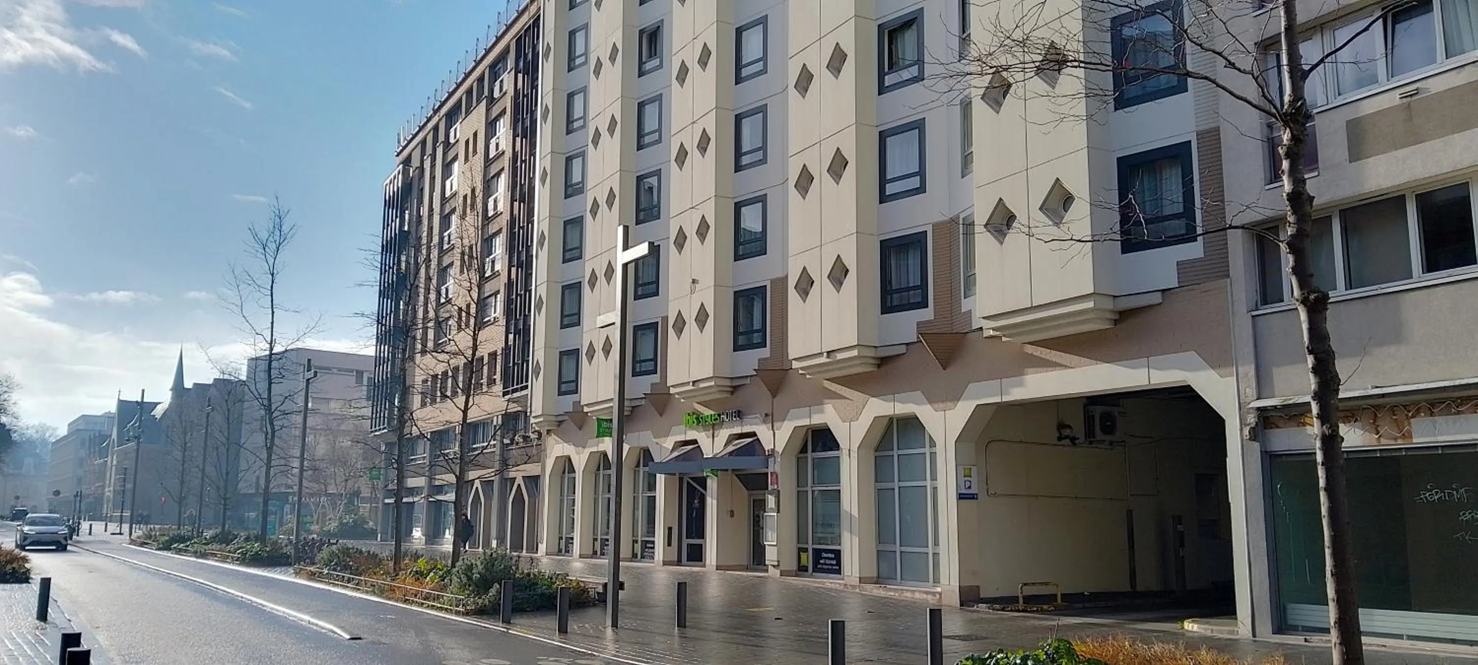 Facade/entrance in ibis Styles Lille Centre Gare Beffroi