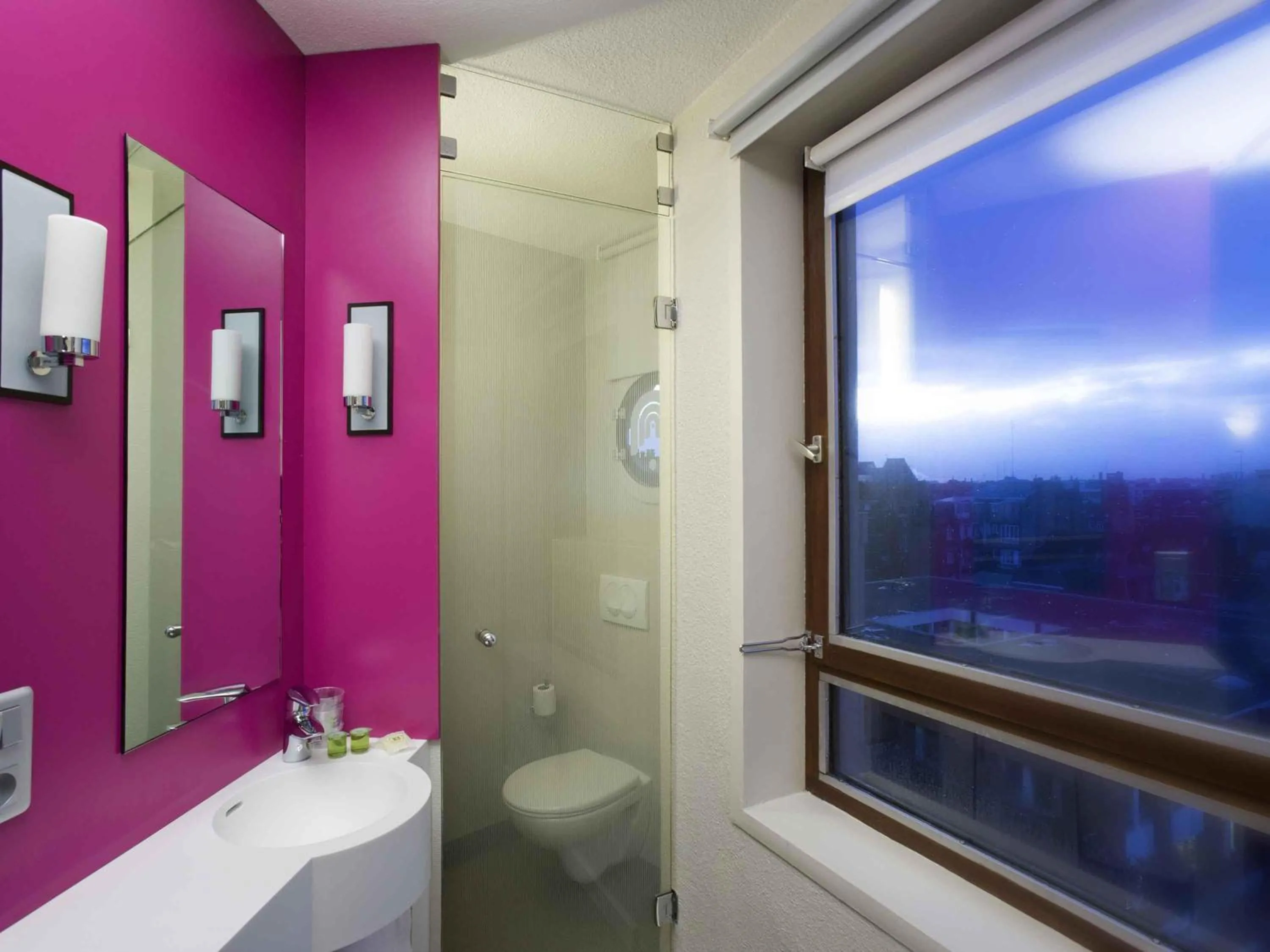 Bedroom in ibis Styles Lille Centre Gare Beffroi