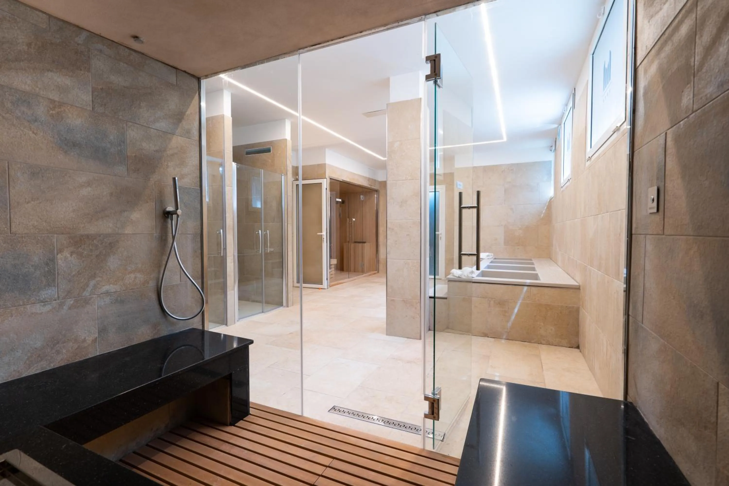 Shower in Horizon Hotel Badesi