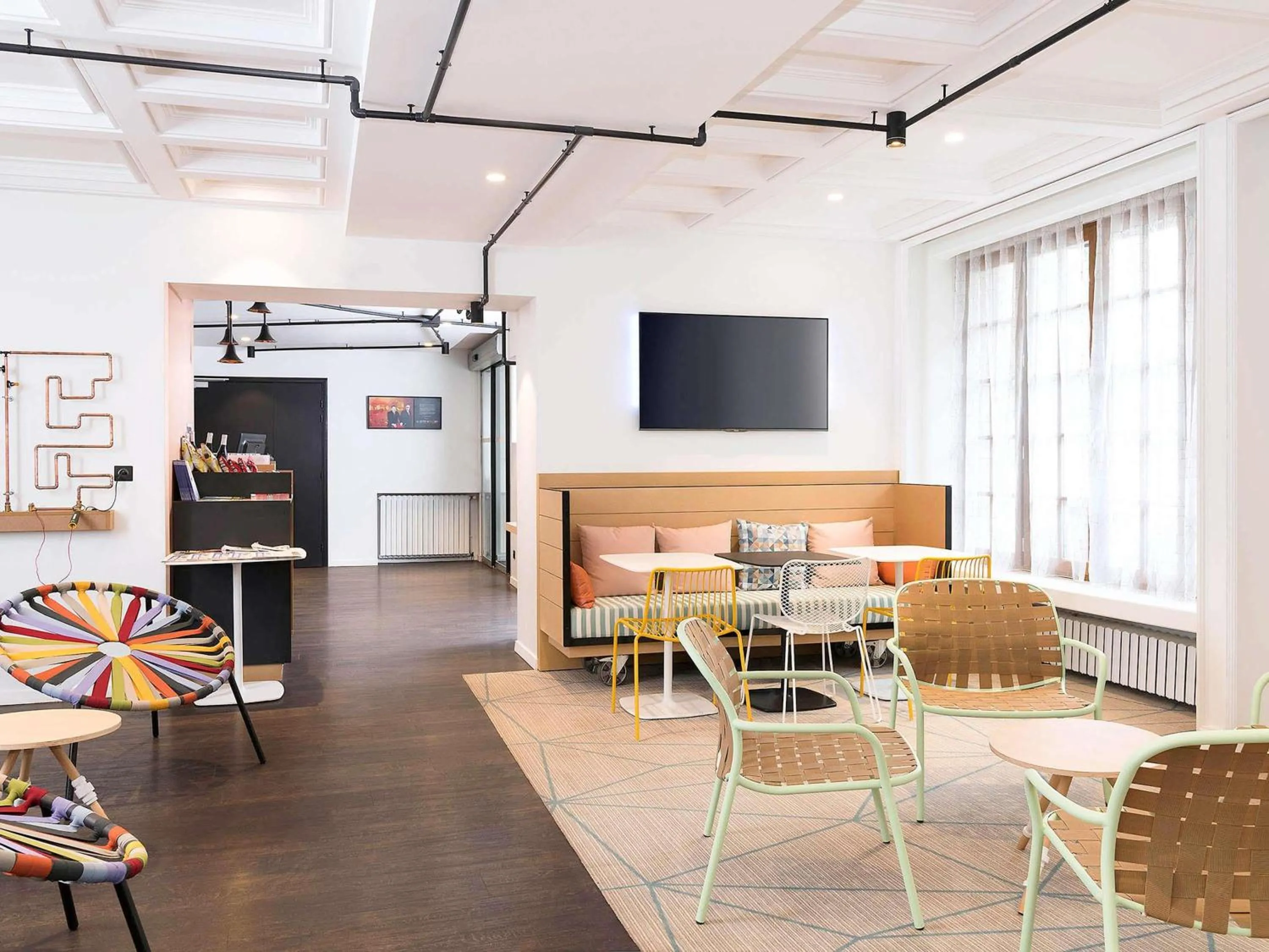 Lounge or bar in ibis Styles Macon Centre