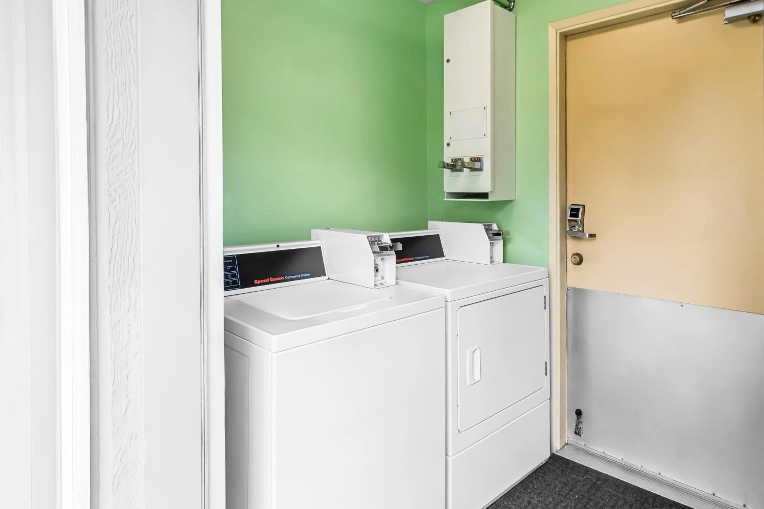 laundry in Quality Inn & Suites Vancouver - Hazel Dell