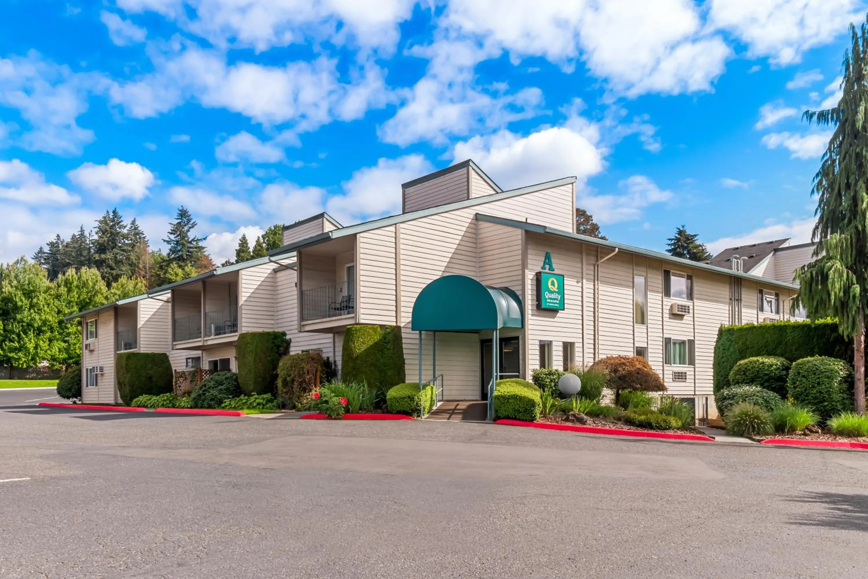 Property building in Quality Inn & Suites Vancouver - Hazel Dell