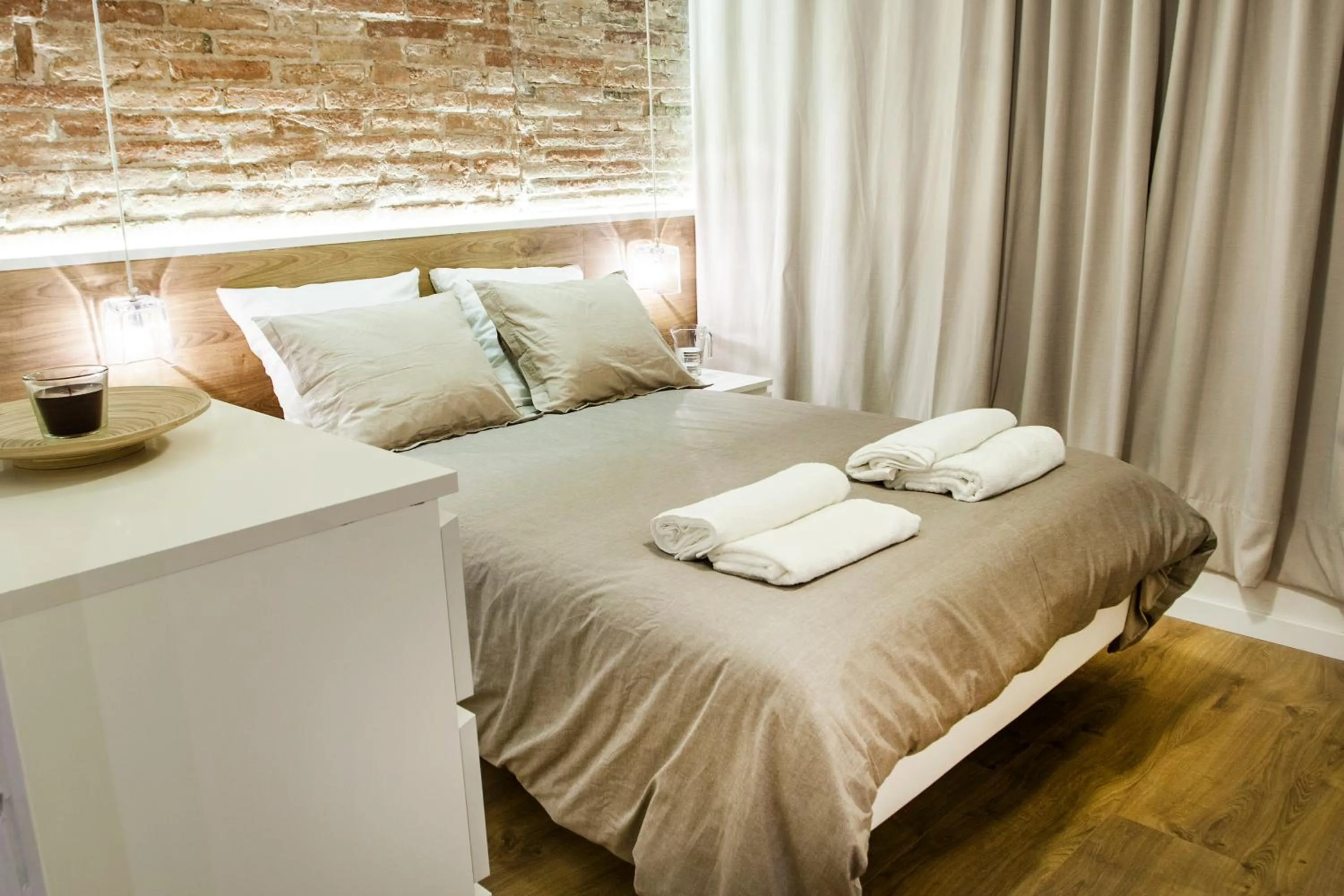 Bedroom, Bed in Cien