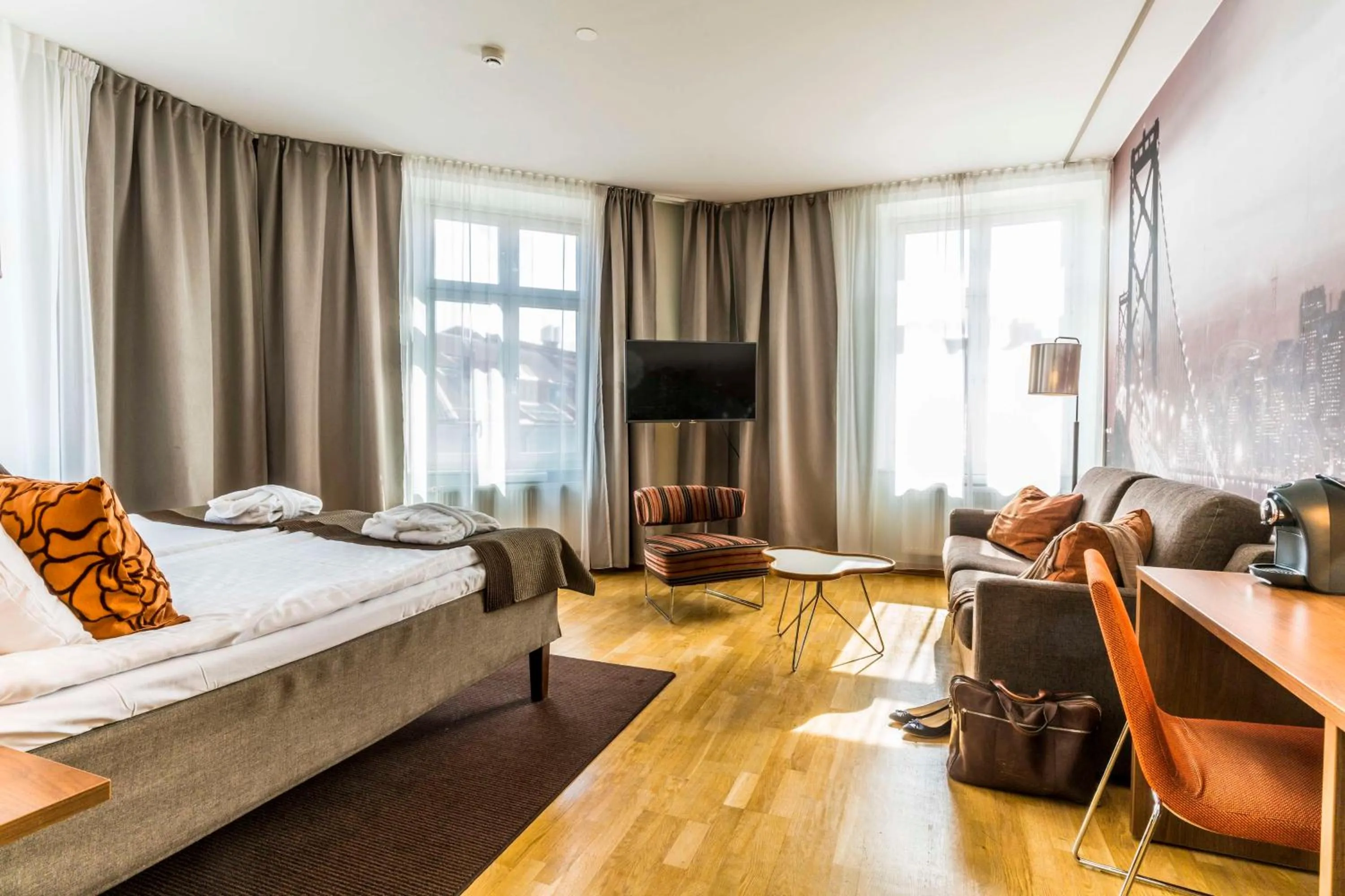 Bedroom, Bed in Scandic Stora Hotellet