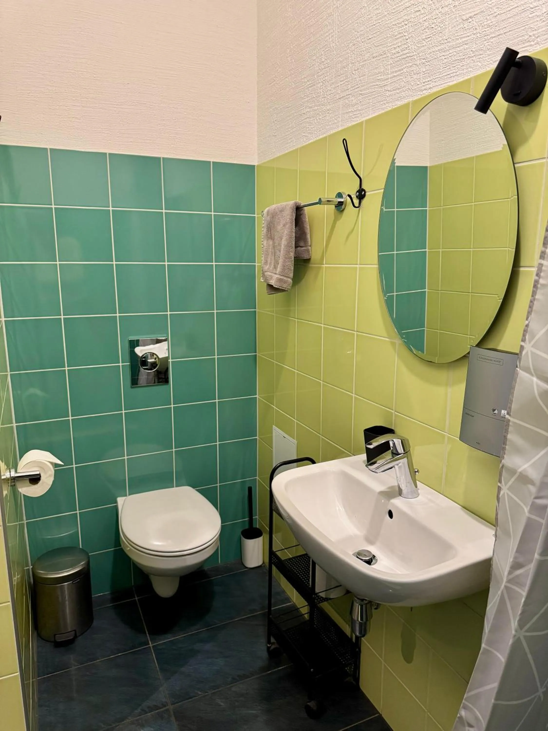 Toilet in Zeit Hotel