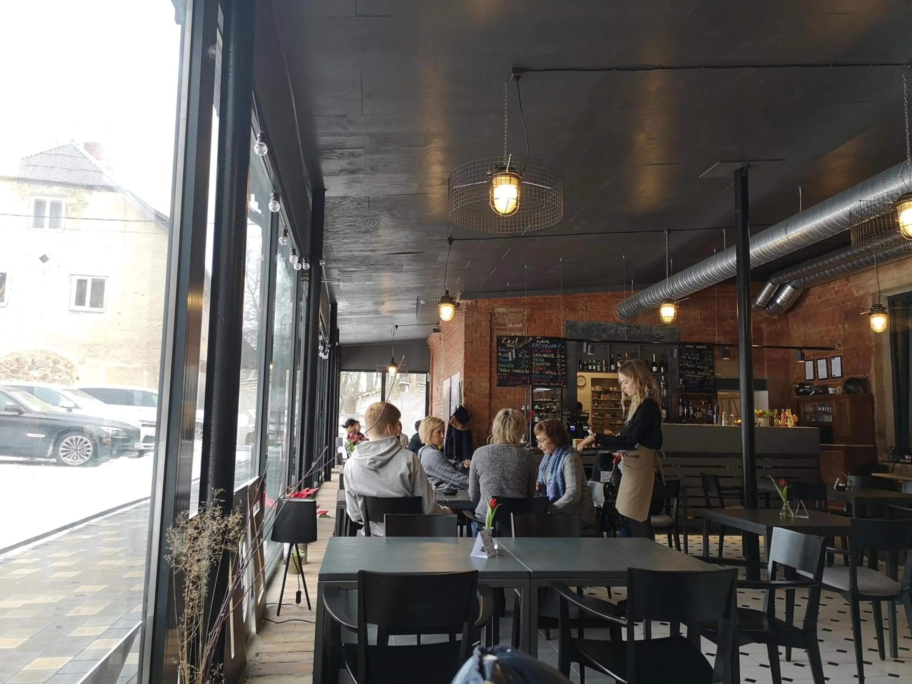 Restaurant/places to eat in Zeit Hotel