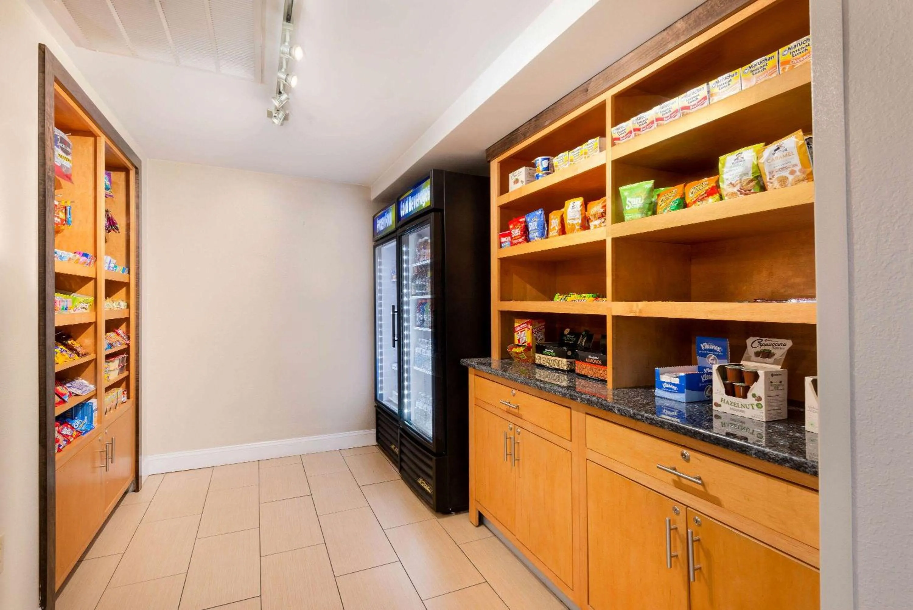 Food and drinks in La Quinta Inn & Suites - New River Gorge National Park