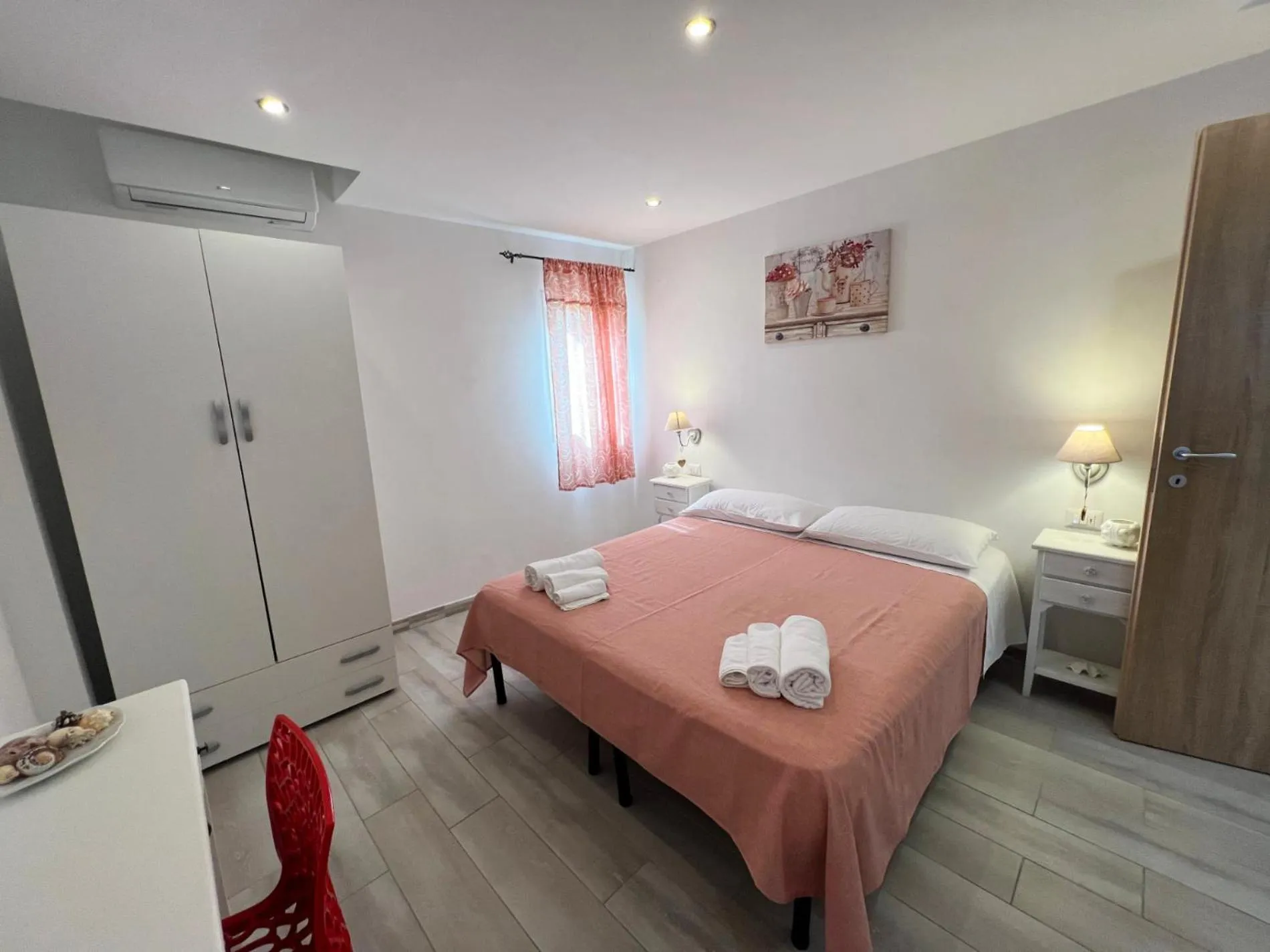 Restaurant/places to eat in Camere Dieci Maggio