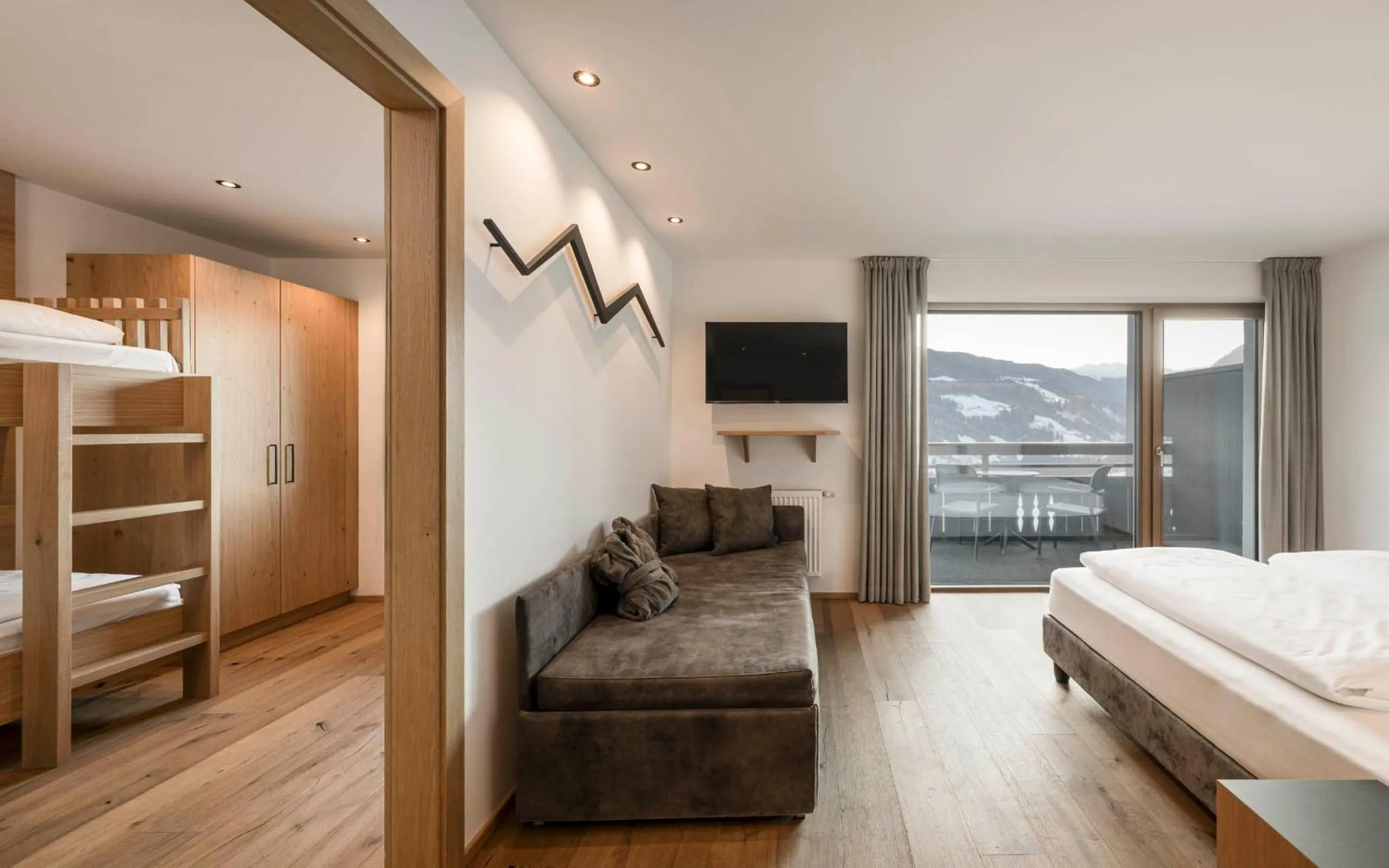 Bed in Hotel Lahnerhof