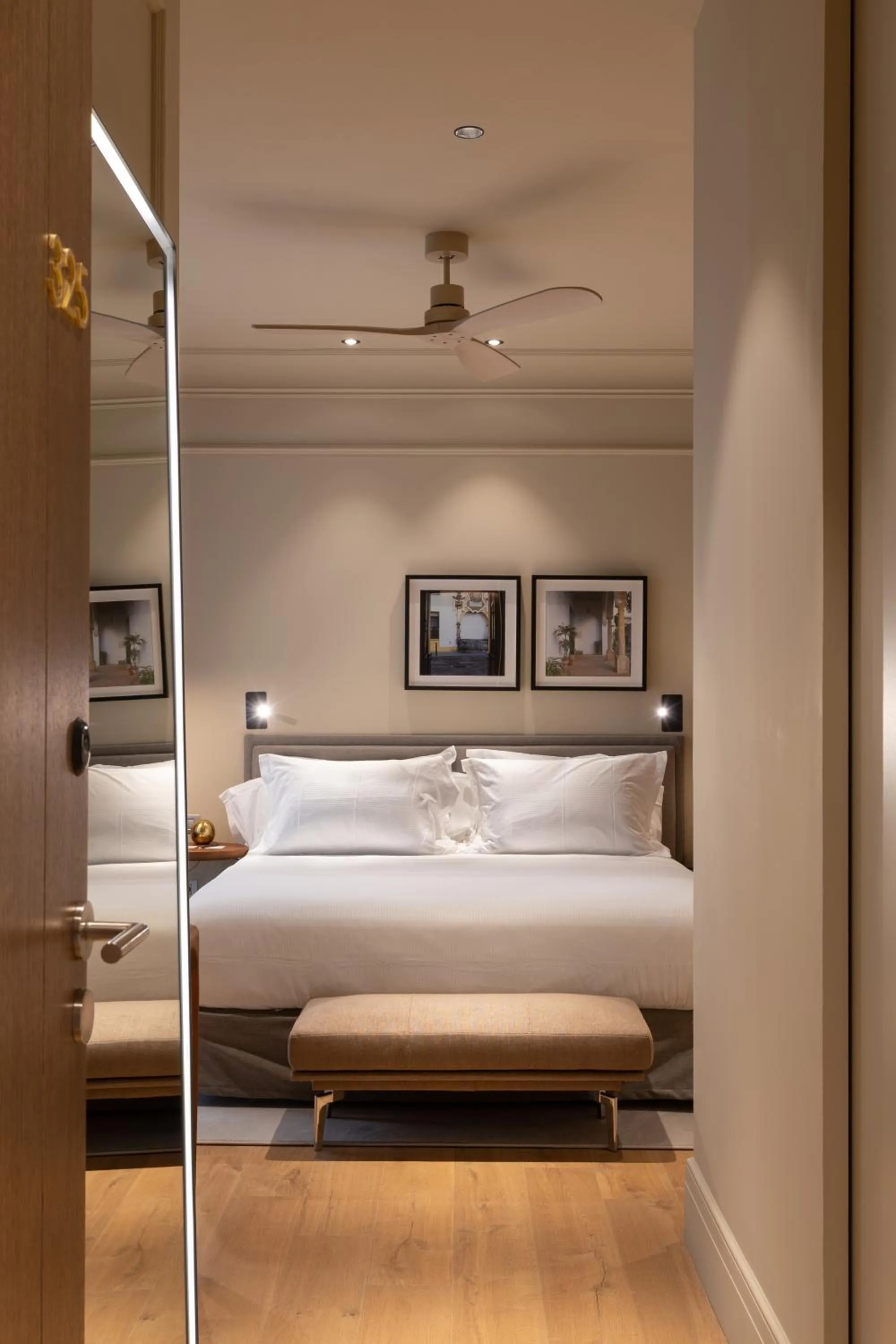 Bed in H10 Palacio Colomera