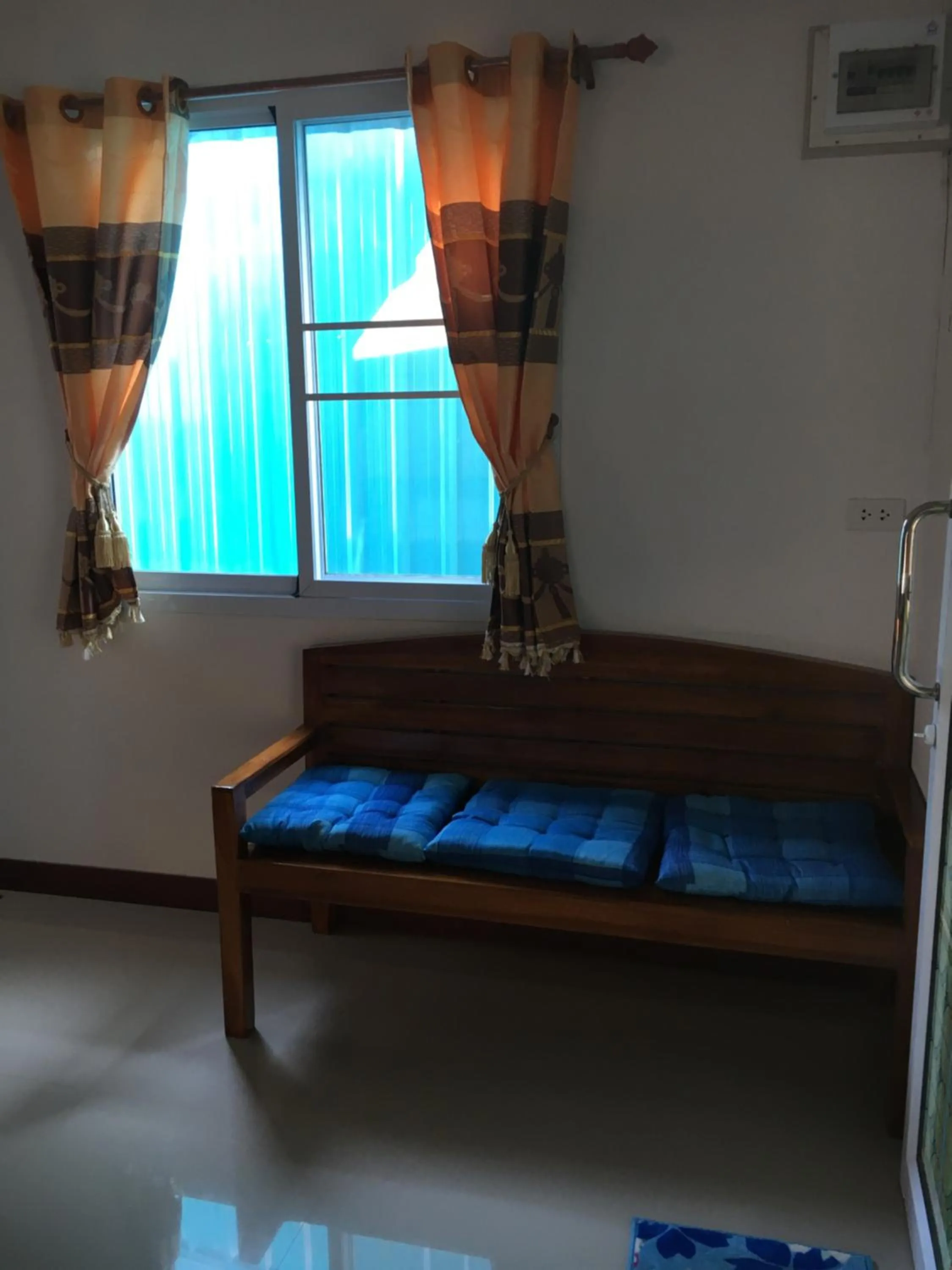 Seating area, Bed in บุญจินดา รีสอร์ท