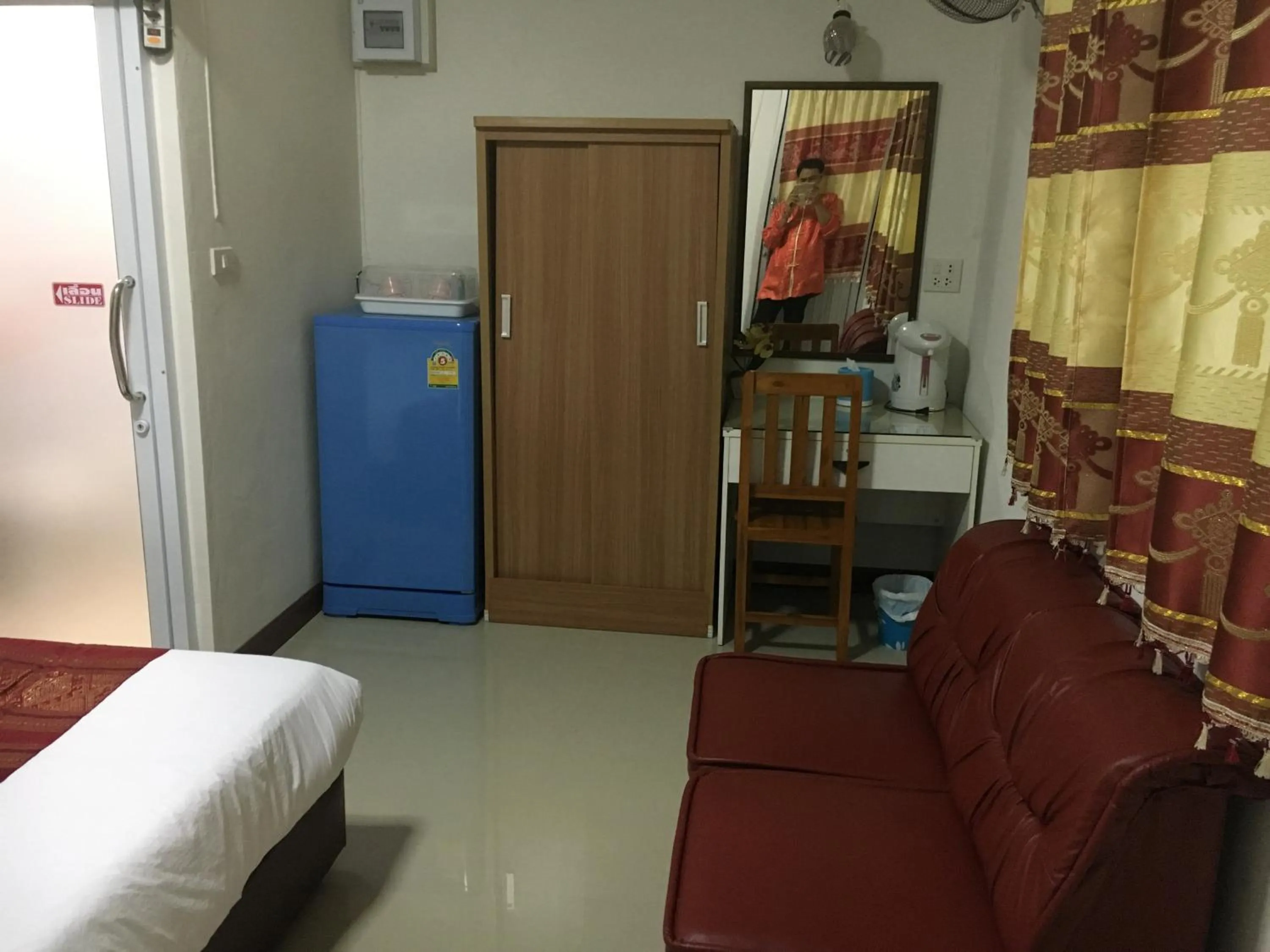 Property building, Bed in บุญจินดา รีสอร์ท