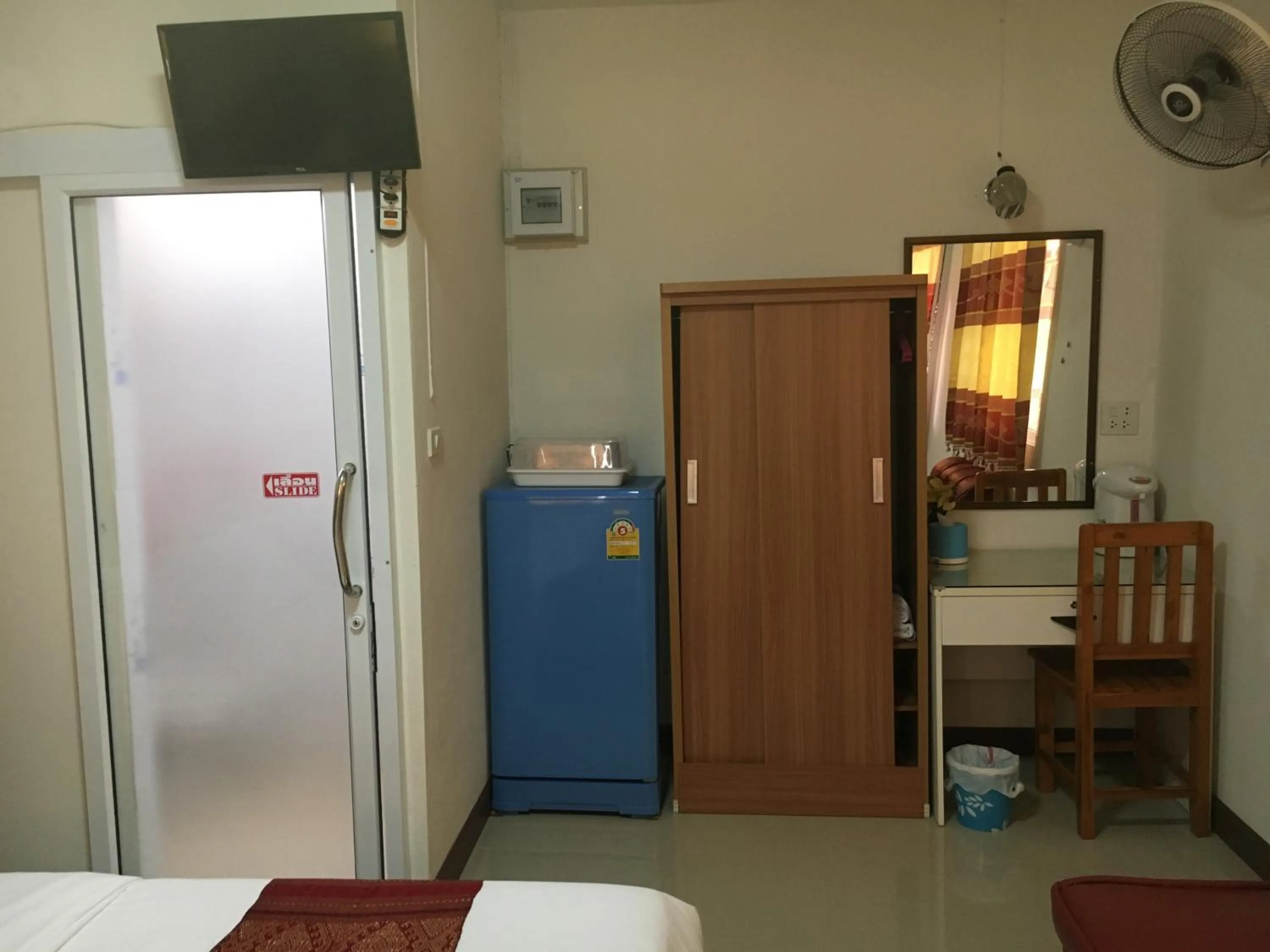 Coffee/tea facilities, Bed in บุญจินดา รีสอร์ท