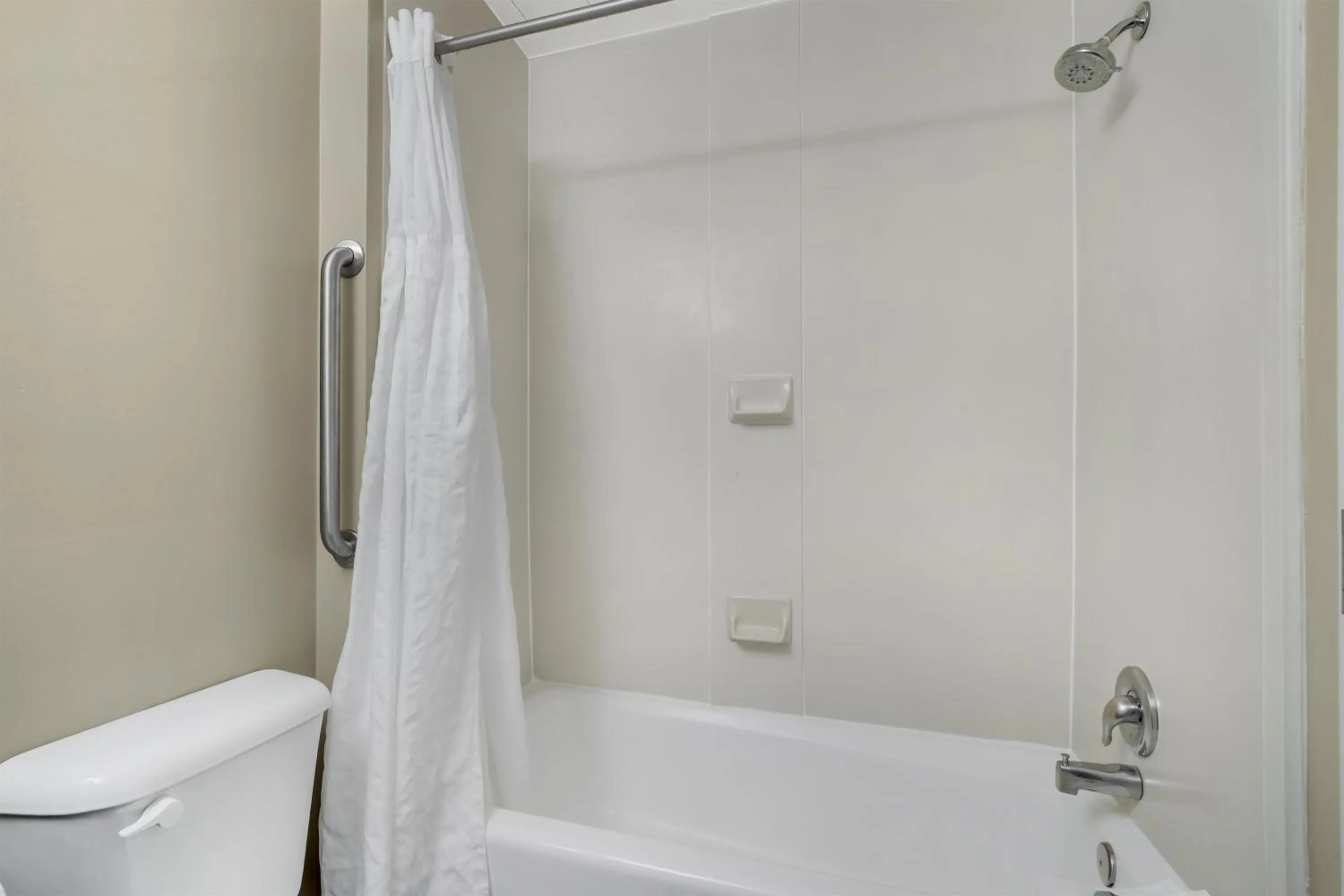 Bathroom in Best Western Kenner