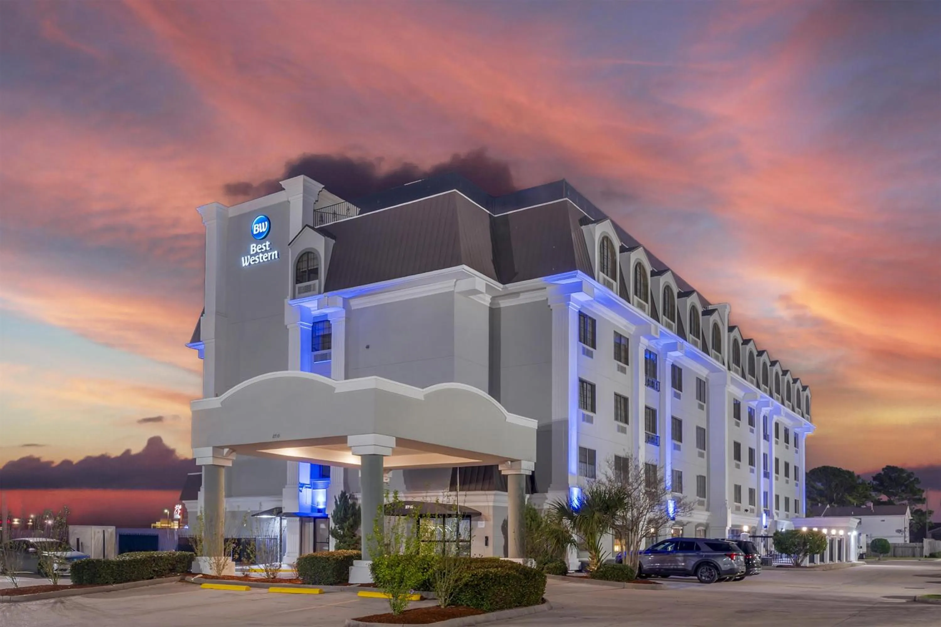 Property building in Best Western Kenner
