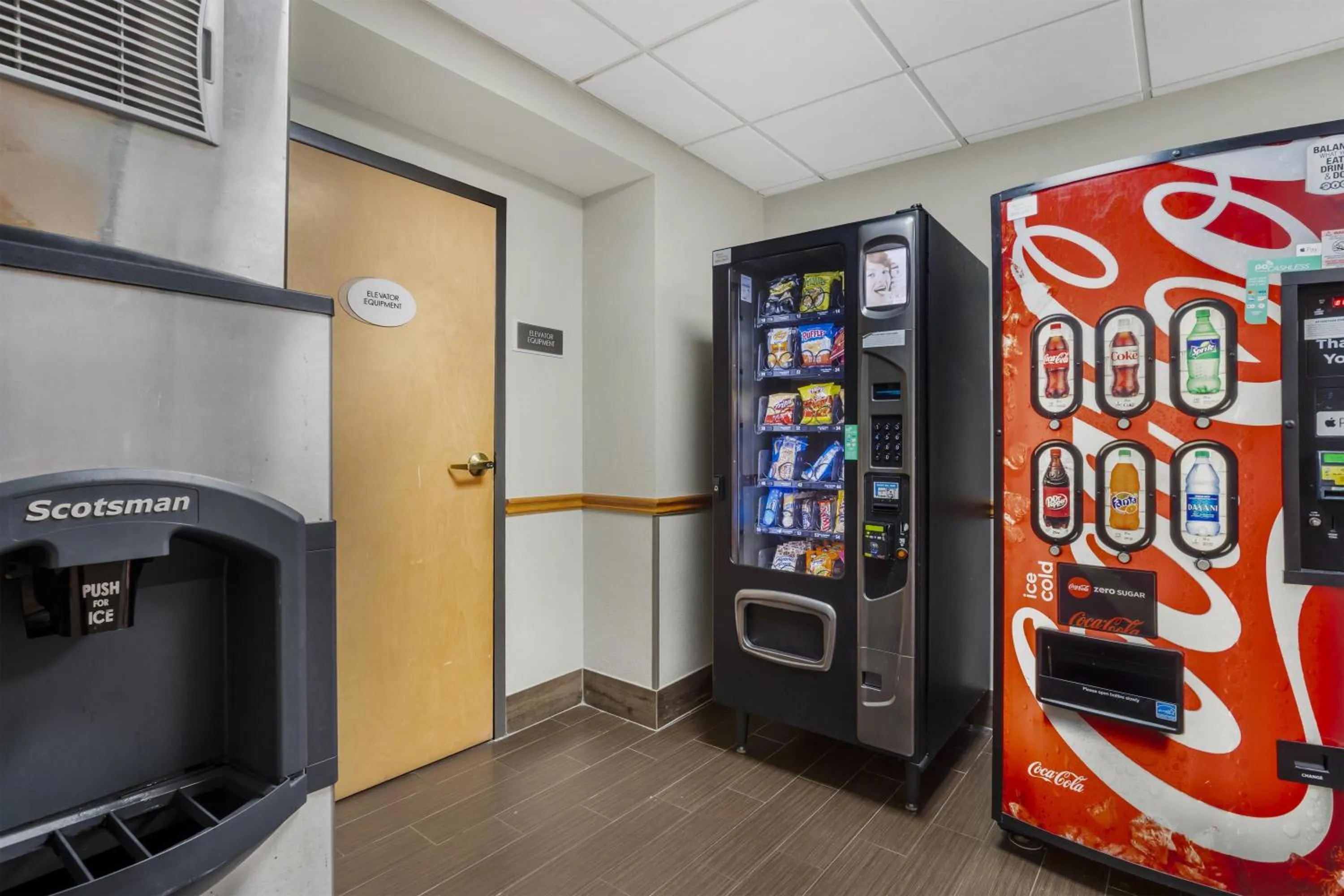 Property building in Best Western Kenner