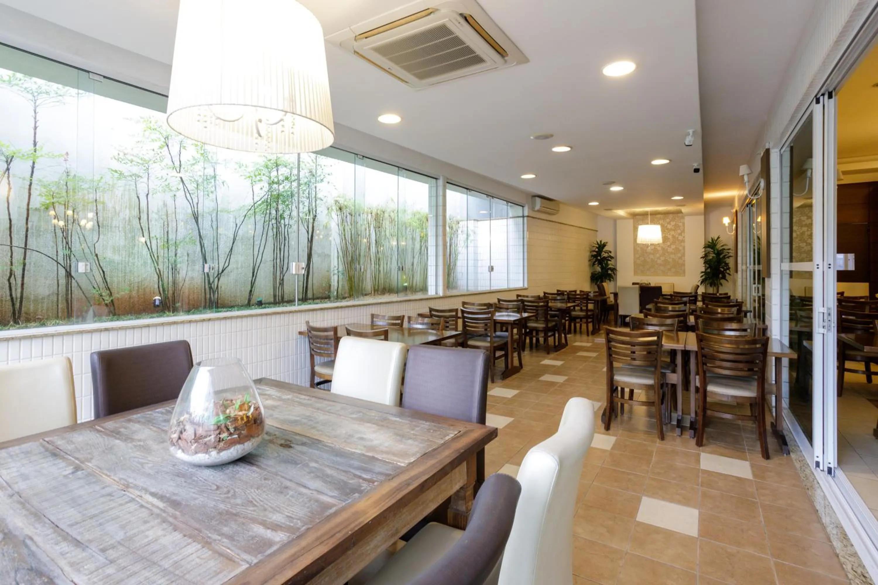 Restaurant/places to eat in Interclass Florianópolis