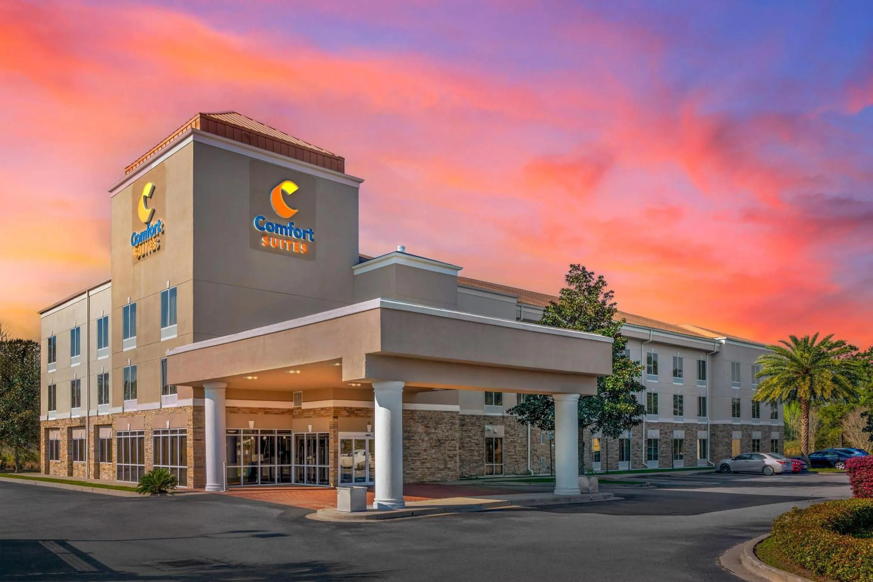 Property building in Comfort Suites Brunswick