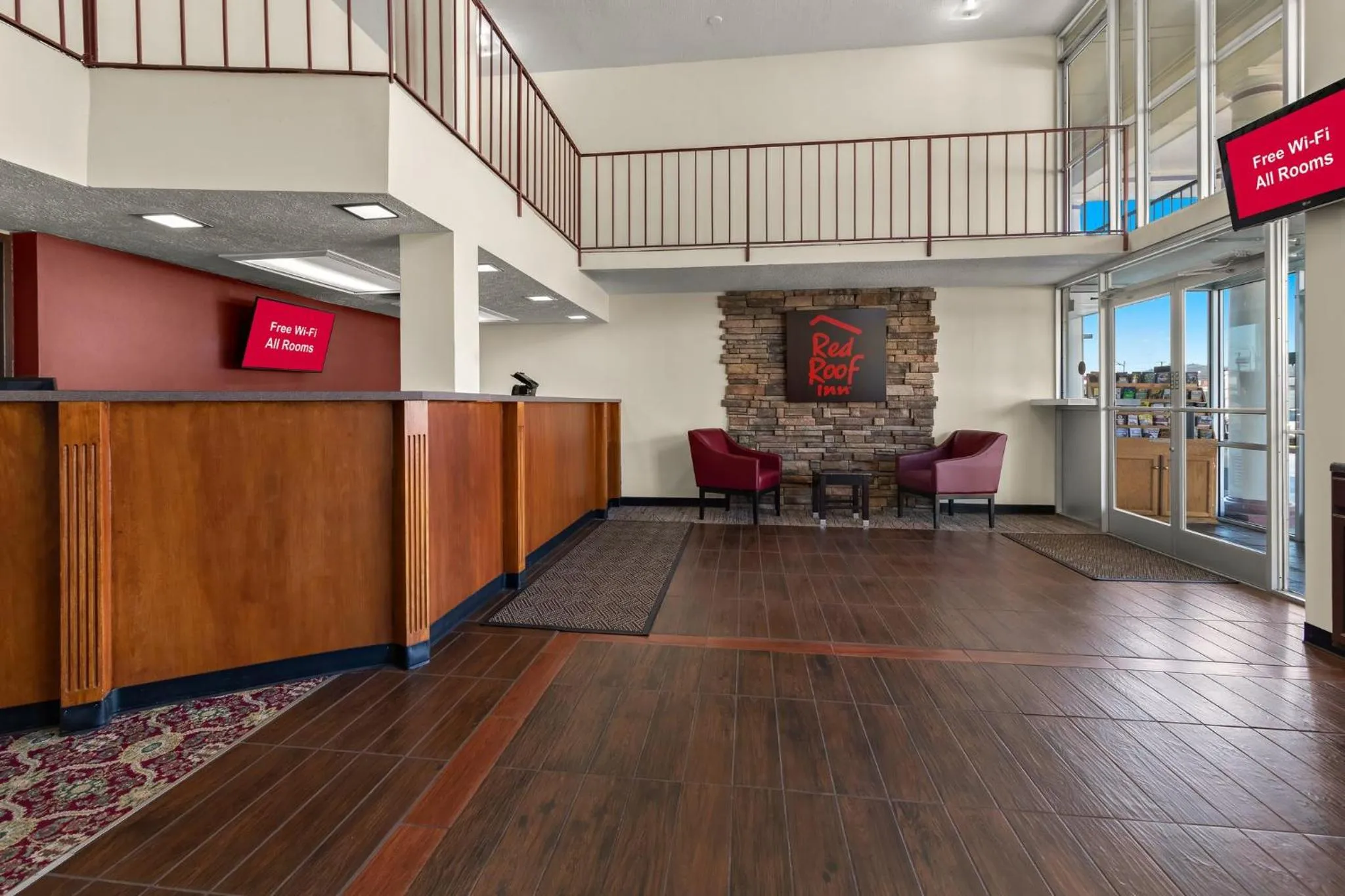 Lobby or reception in Red Roof Inn & Suites Cave City