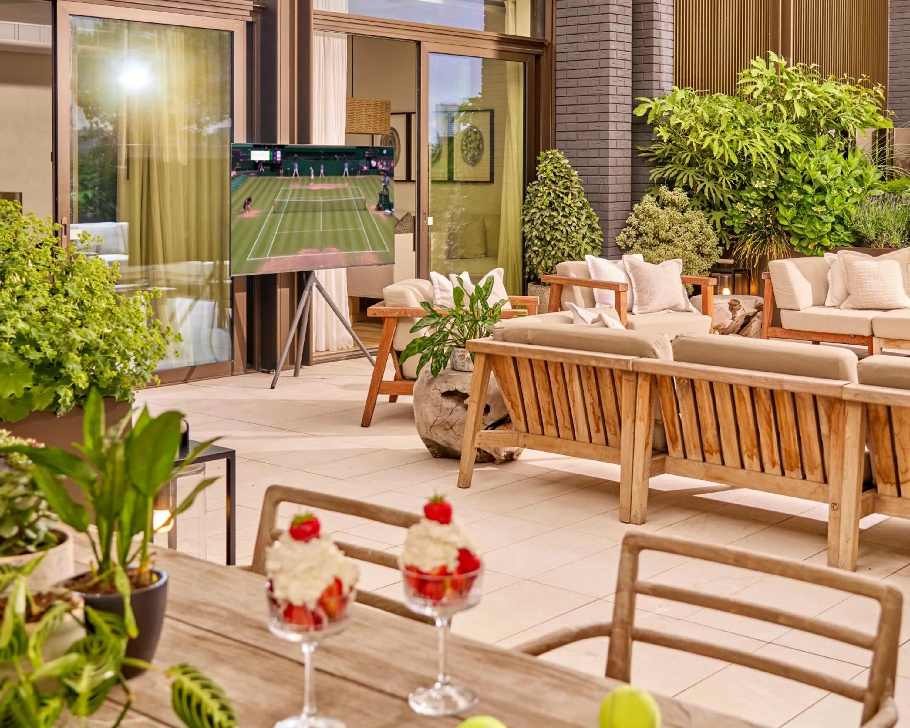 Patio in 1 Hotel Mayfair