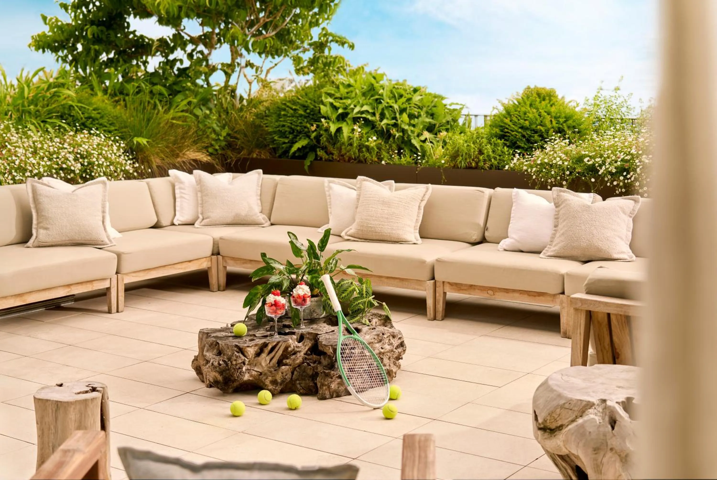 Patio in 1 Hotel Mayfair