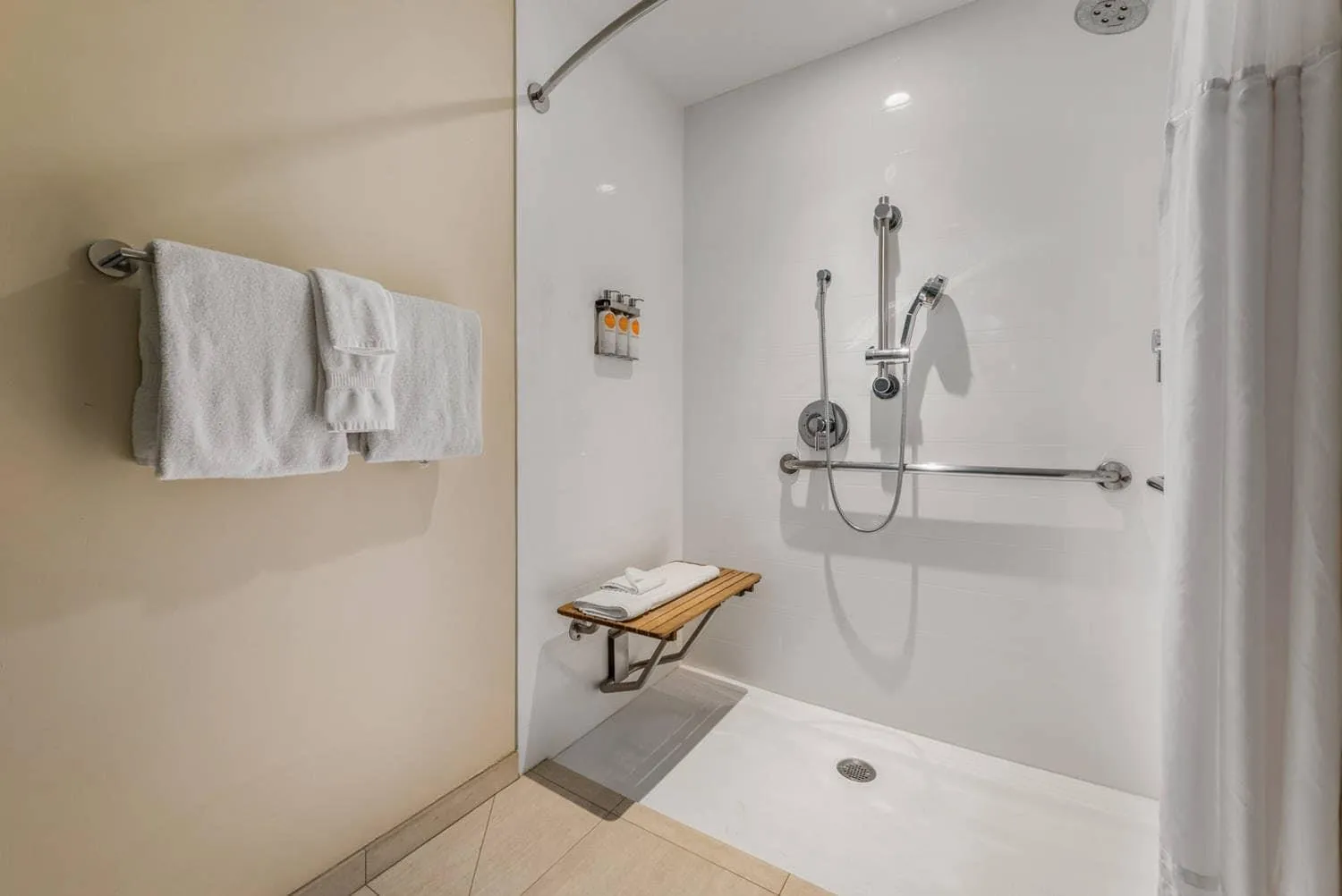 Bedroom in UpValley Inn & Hot Springs, an Ascend Collection Hotel