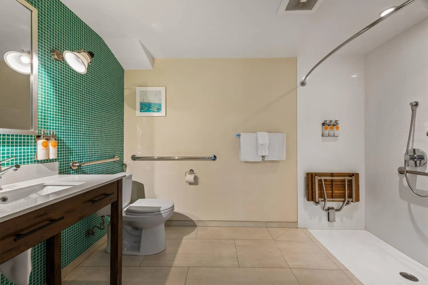 Bedroom in UpValley Inn & Hot Springs, an Ascend Collection Hotel