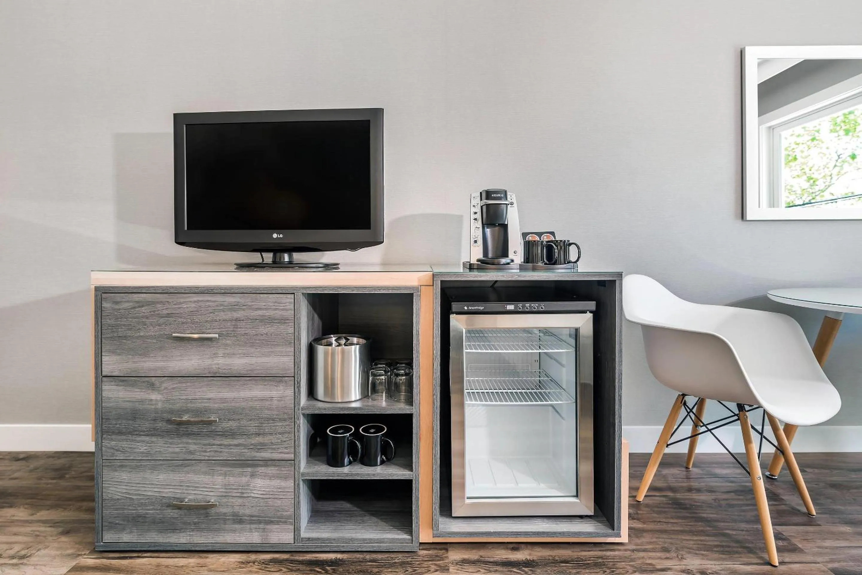 Bedroom in UpValley Inn & Hot Springs, an Ascend Collection Hotel