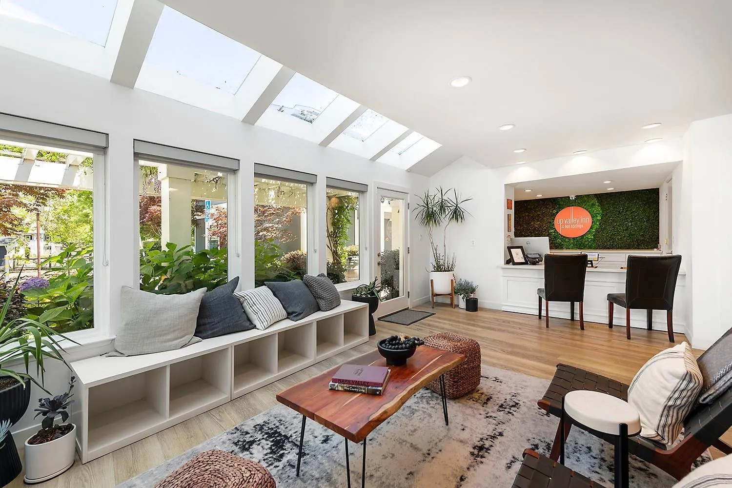 Lobby or reception in UpValley Inn & Hot Springs, an Ascend Collection Hotel