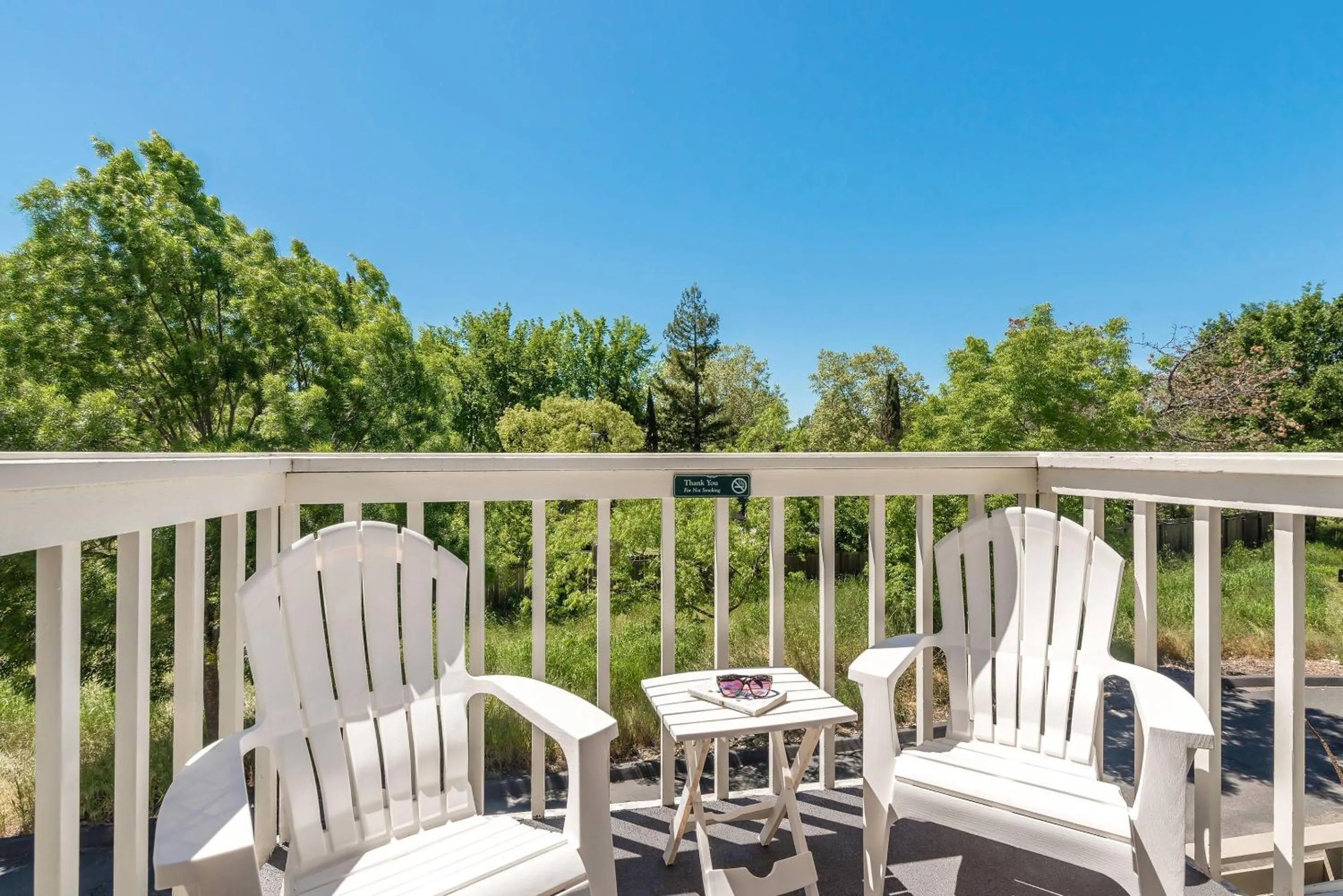 Bedroom in UpValley Inn & Hot Springs, an Ascend Collection Hotel