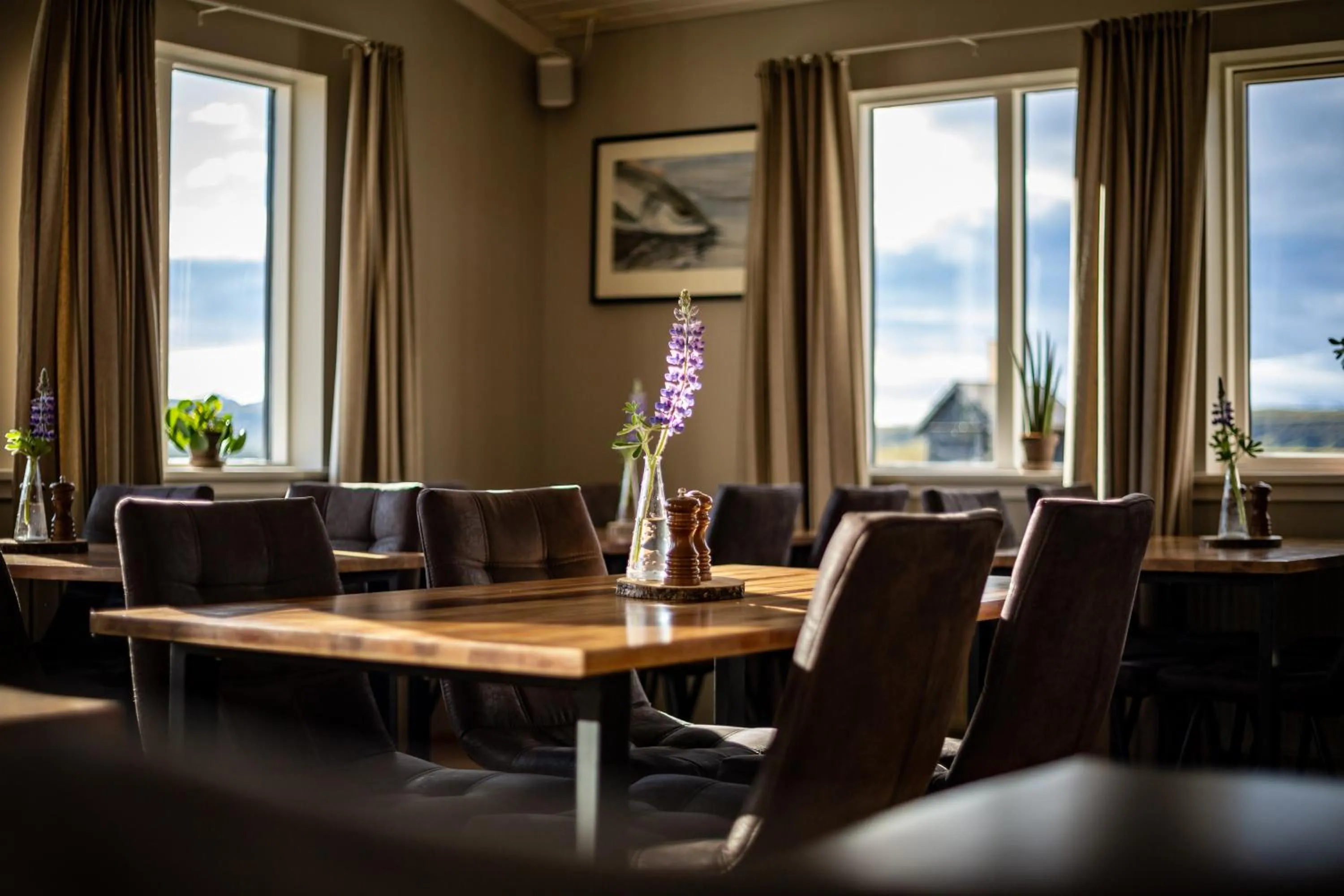 Restaurant/places to eat in Aurora Lodge Hotel