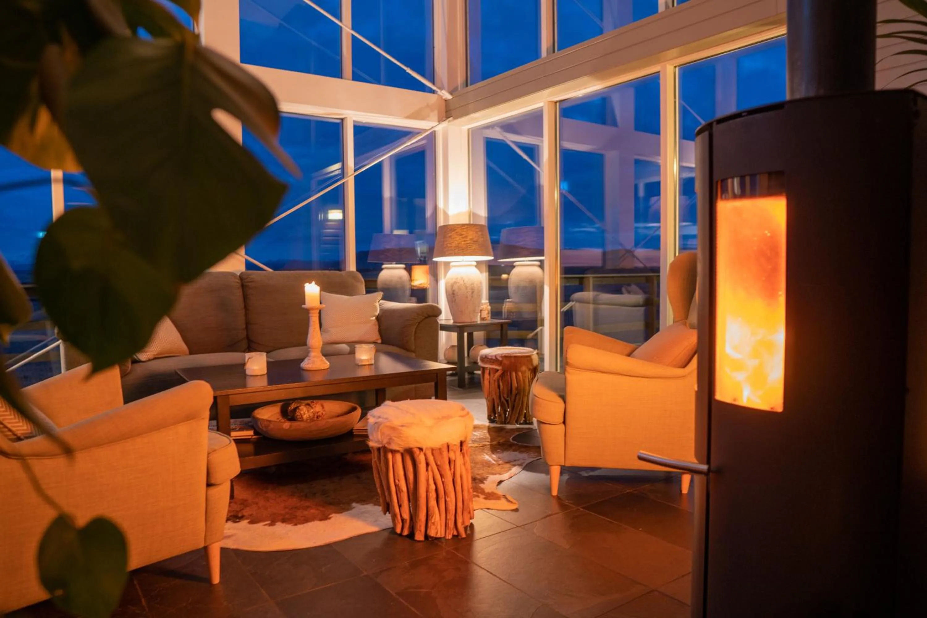 Seating area in Aurora Lodge Hotel
