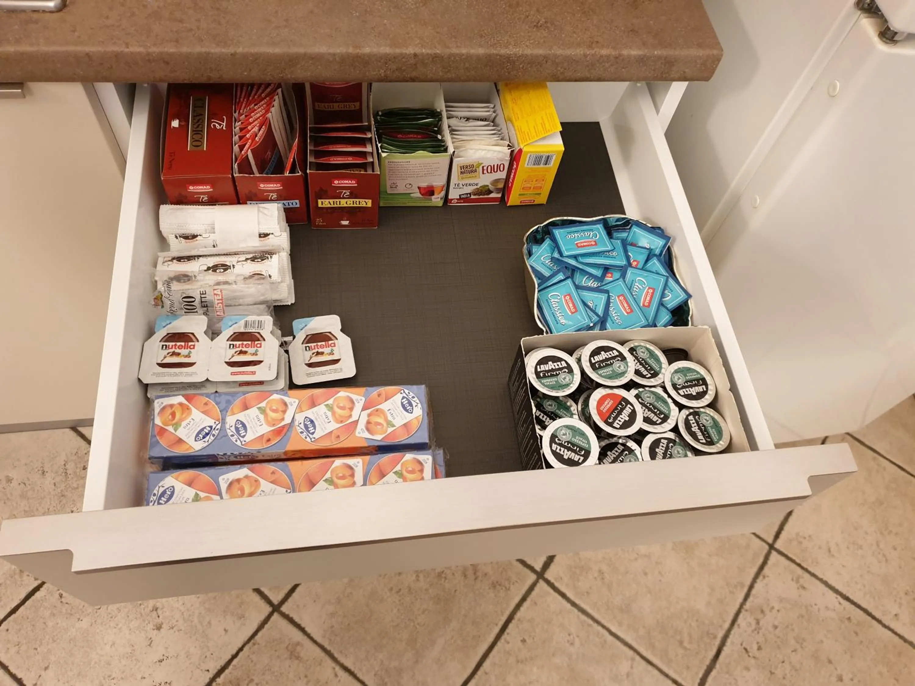 Coffee/tea facilities in B&B ALDA