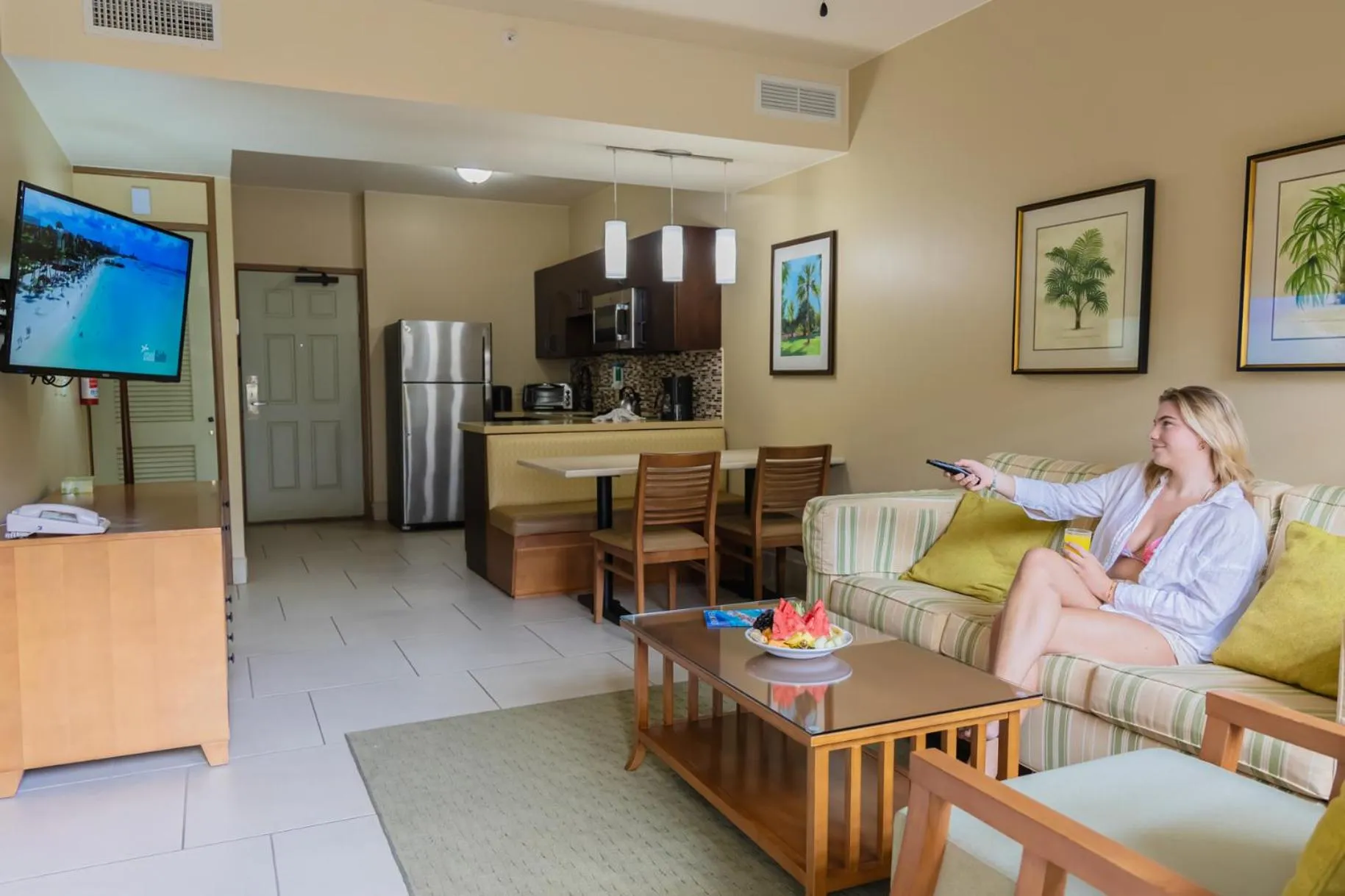 Living room in Eagle Aruba Resort