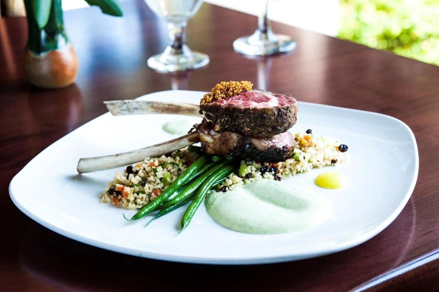 Restaurant/places to eat in Highland Lake Inn & Resort - Flat Rock