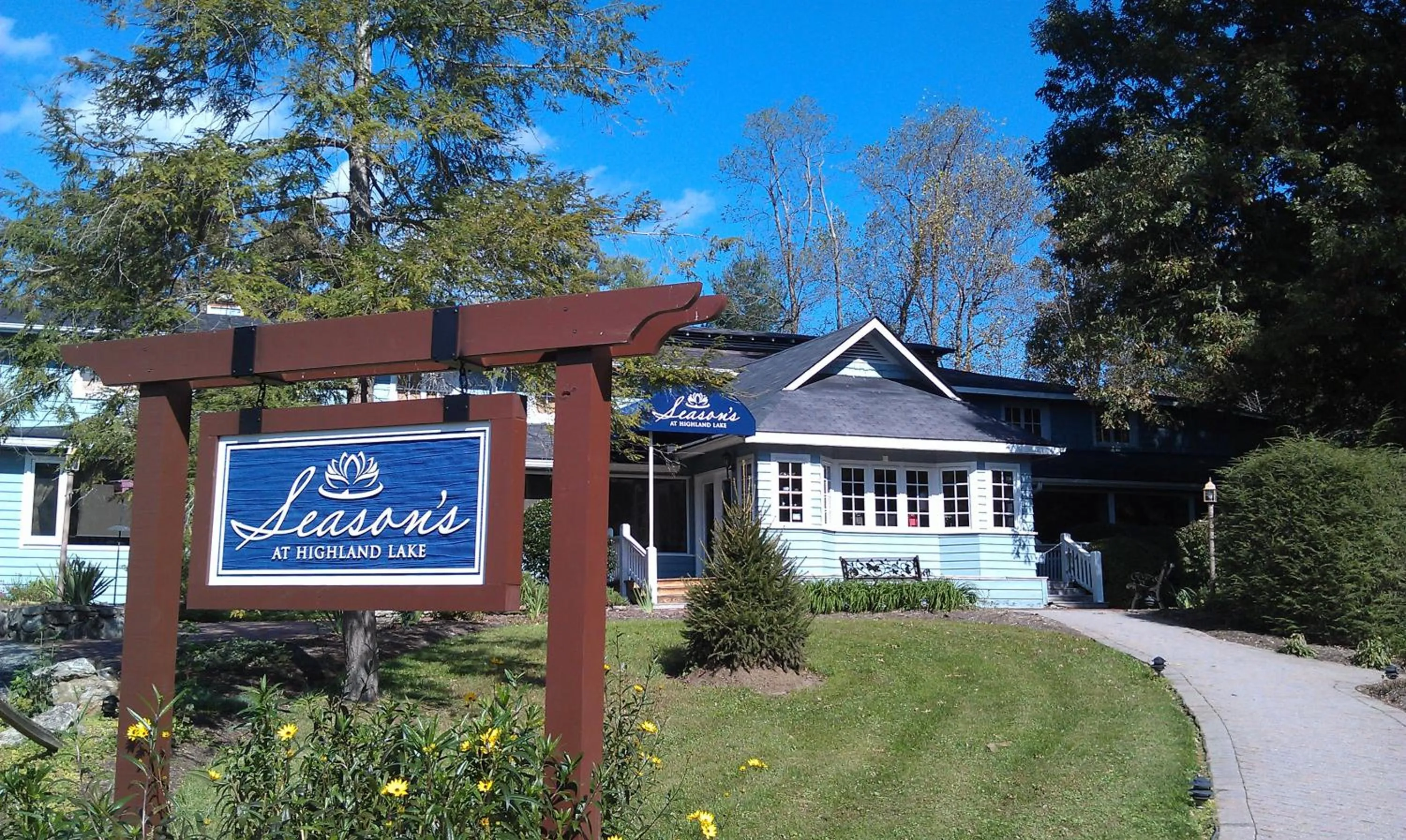 Restaurant/places to eat in Highland Lake Inn & Resort - Flat Rock