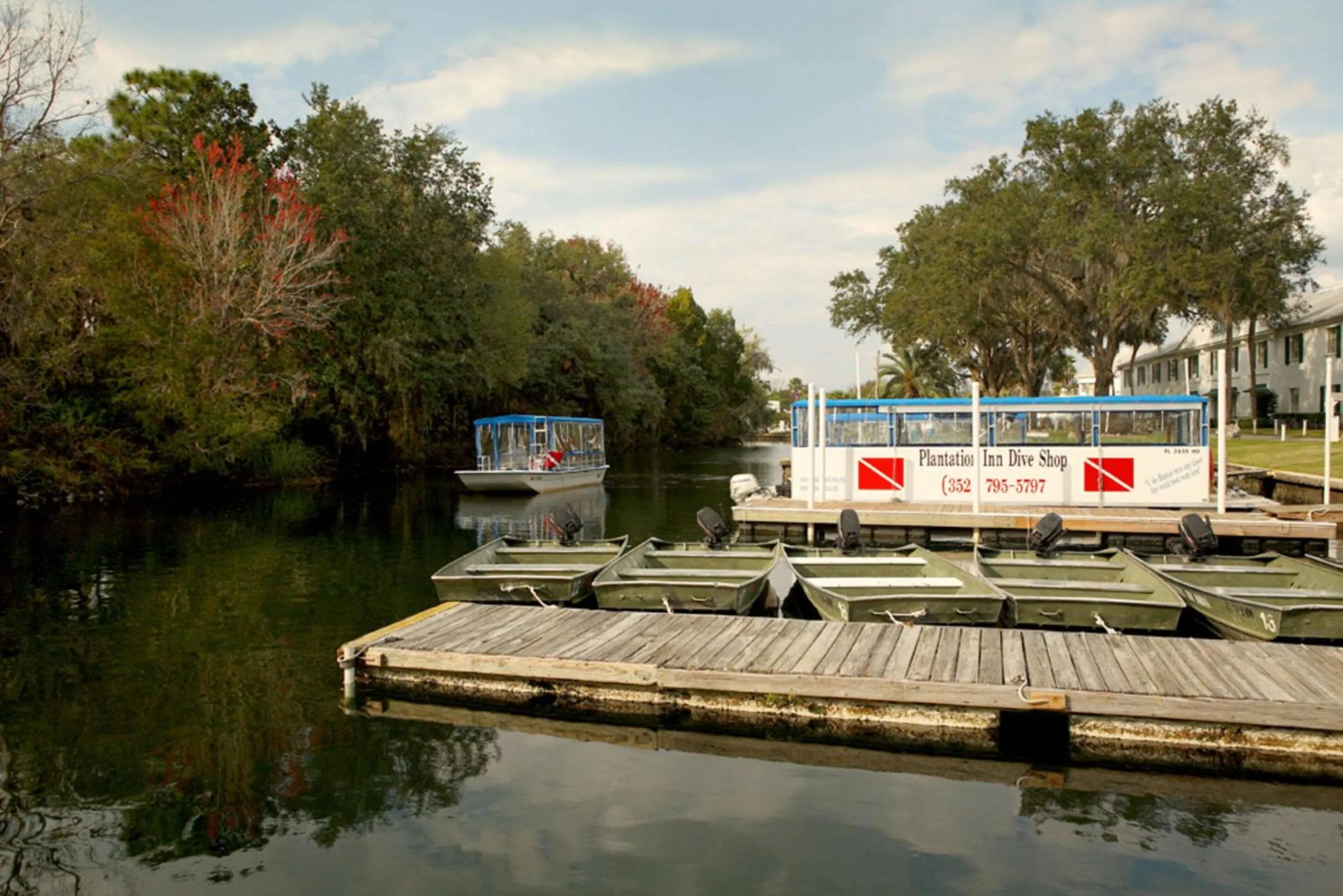 Property building in Plantation Resort on Crystal River, Ascend Hotel Collection