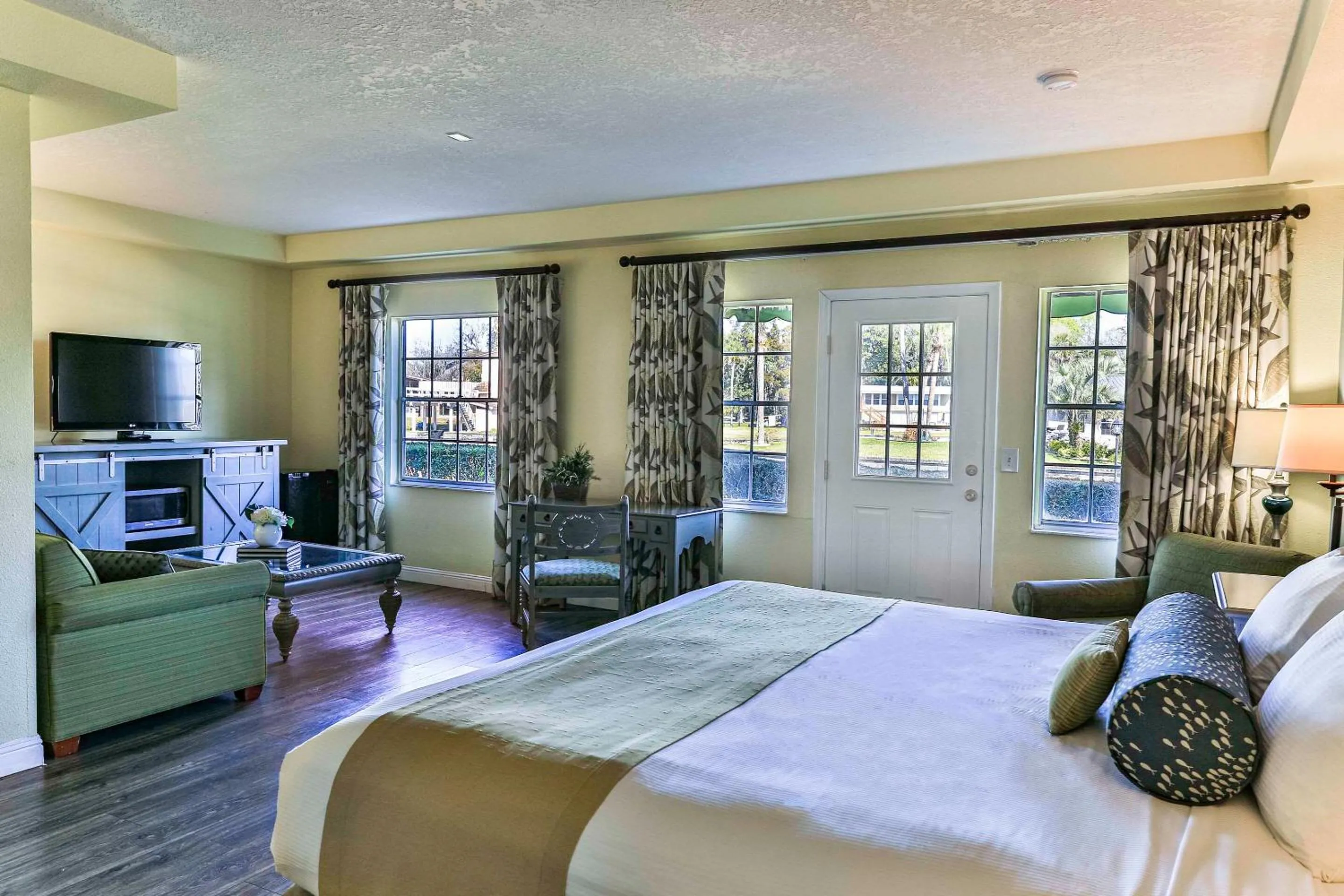 Bedroom in Plantation Resort on Crystal River, Ascend Hotel Collection