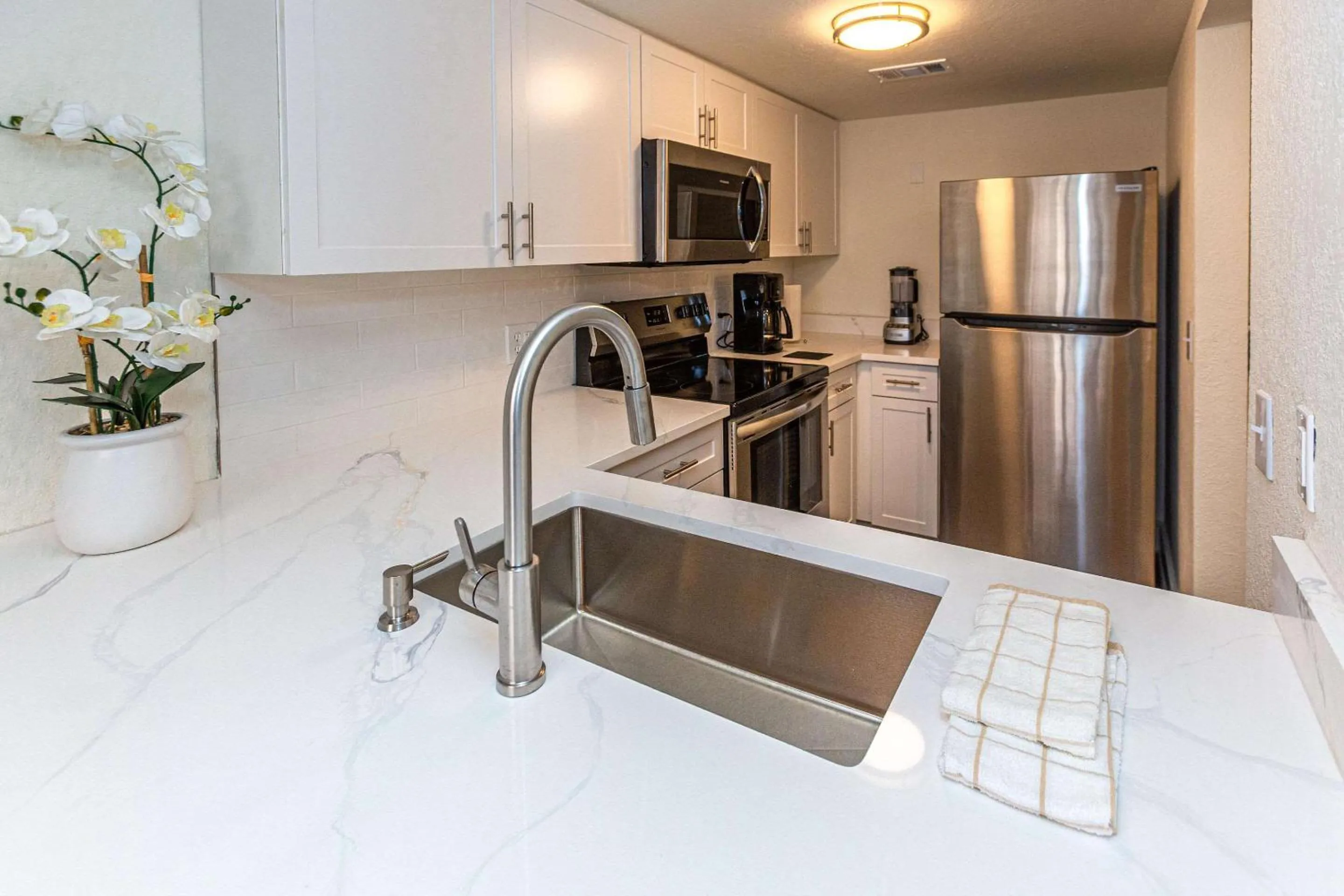 Bedroom in Plantation Resort on Crystal River, Ascend Hotel Collection