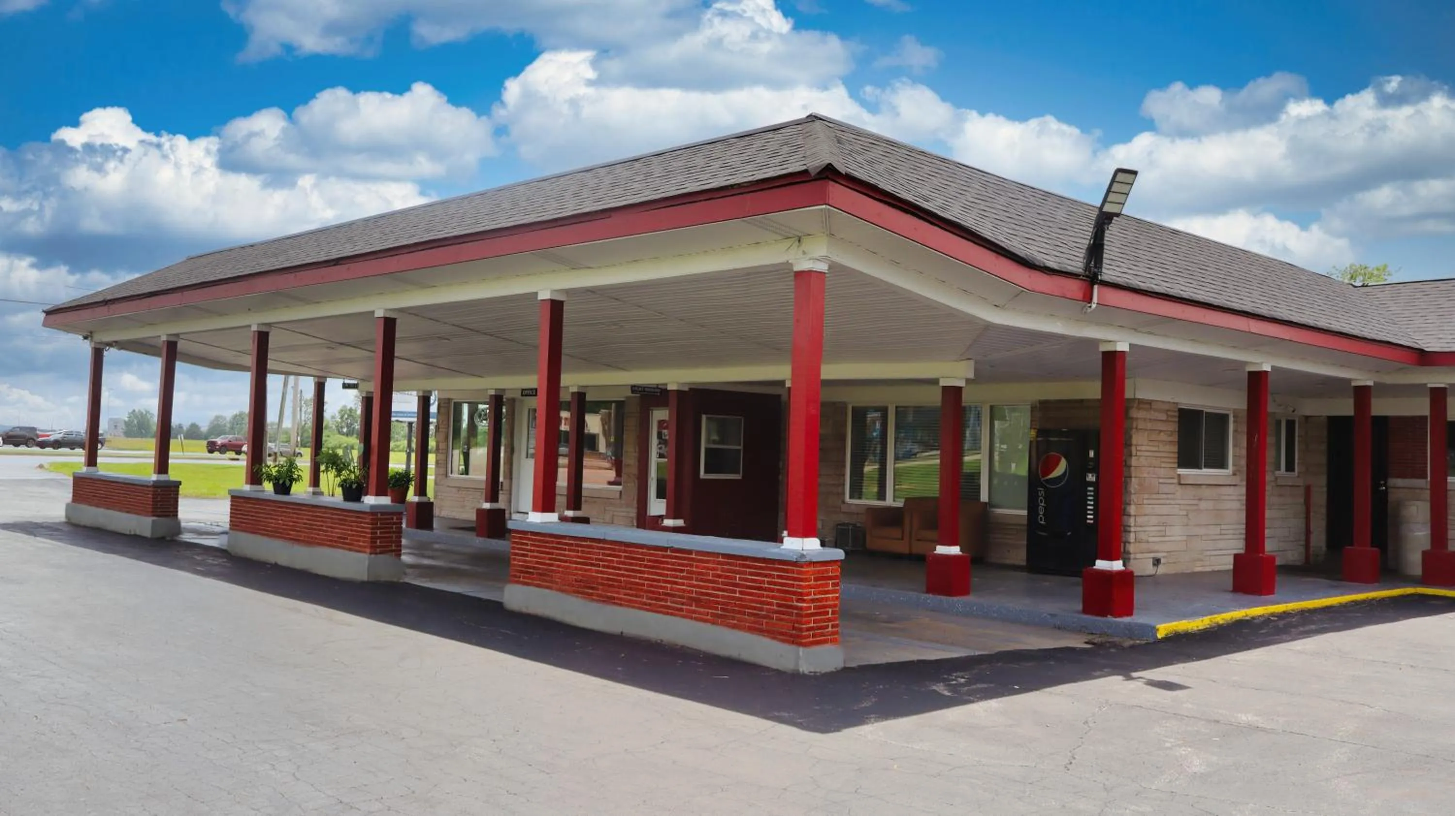 Property building in Catalina Airport Motel