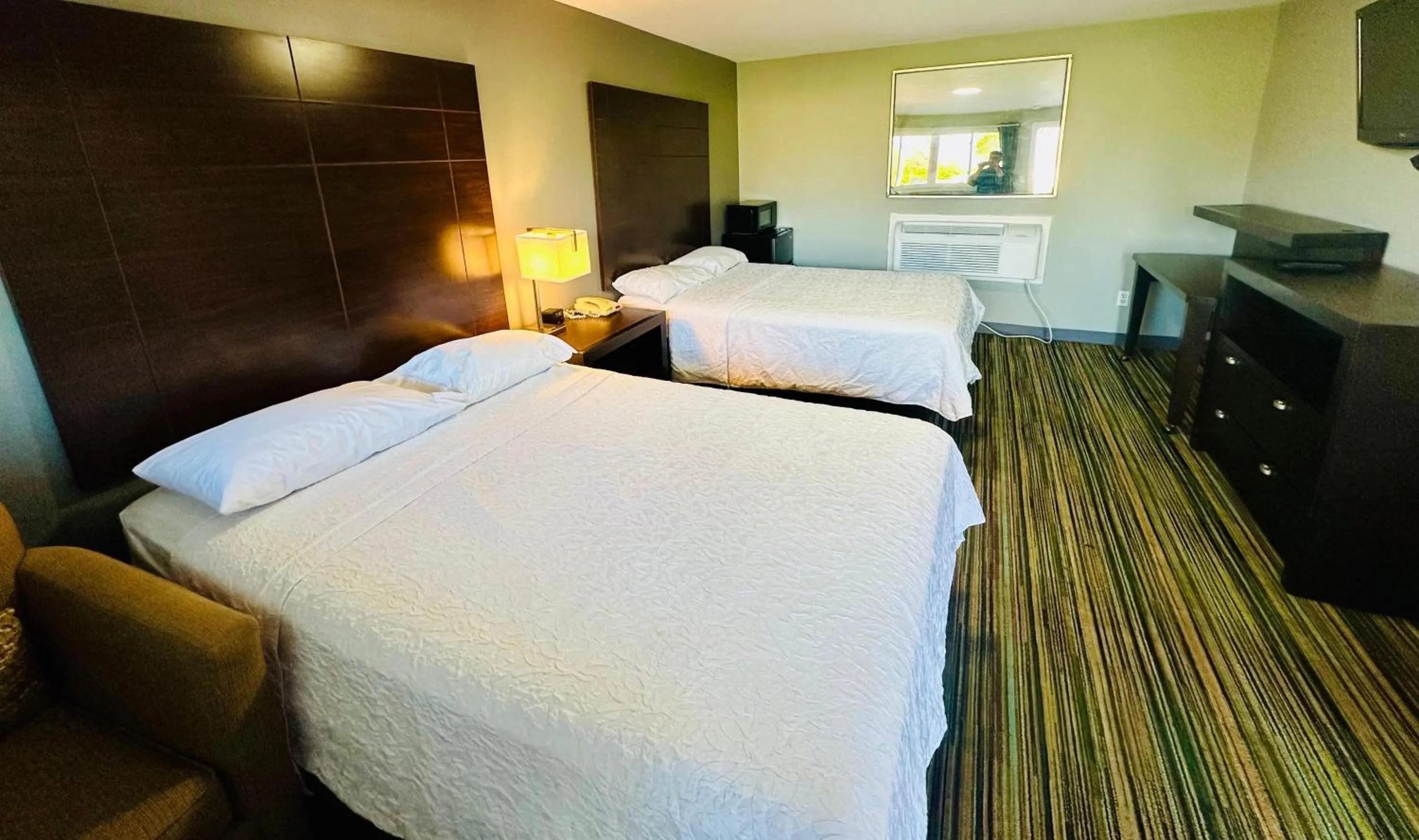 Photo of the whole room, Bed in Catalina Airport Motel