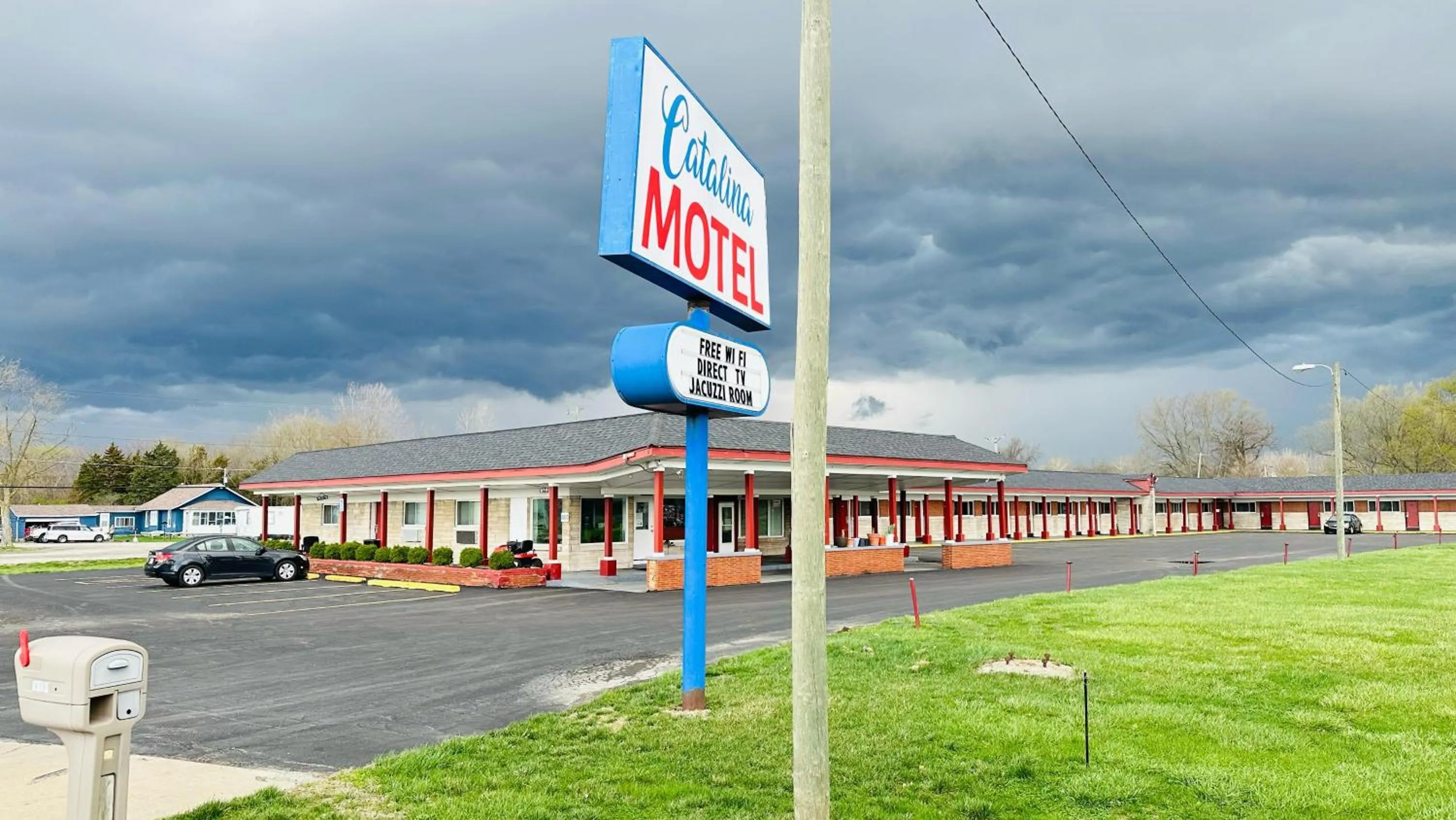 Property building in Catalina Airport Motel